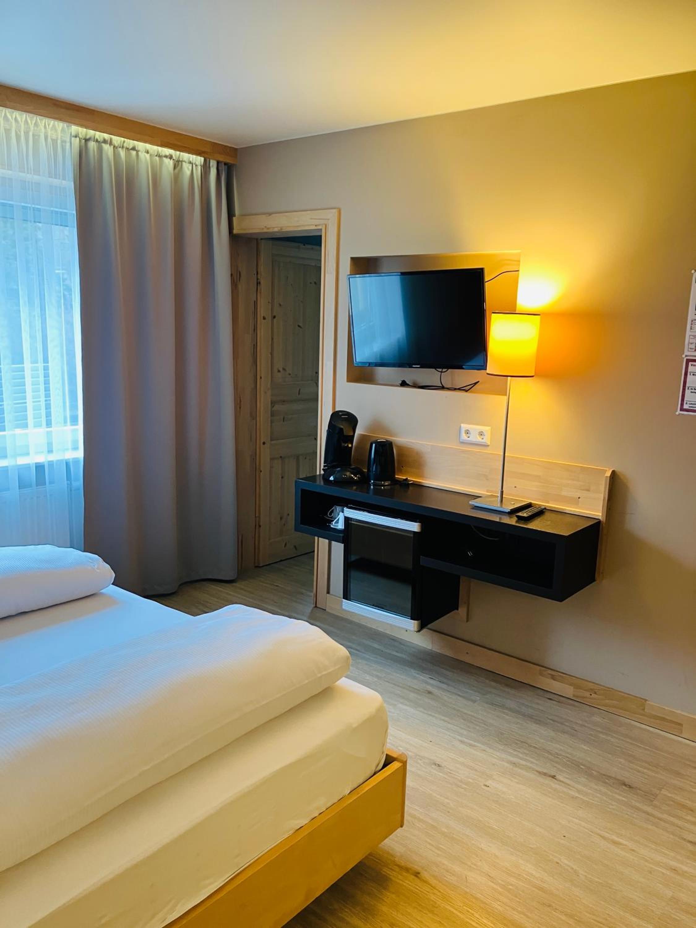 Standard Double Room - Photo 2