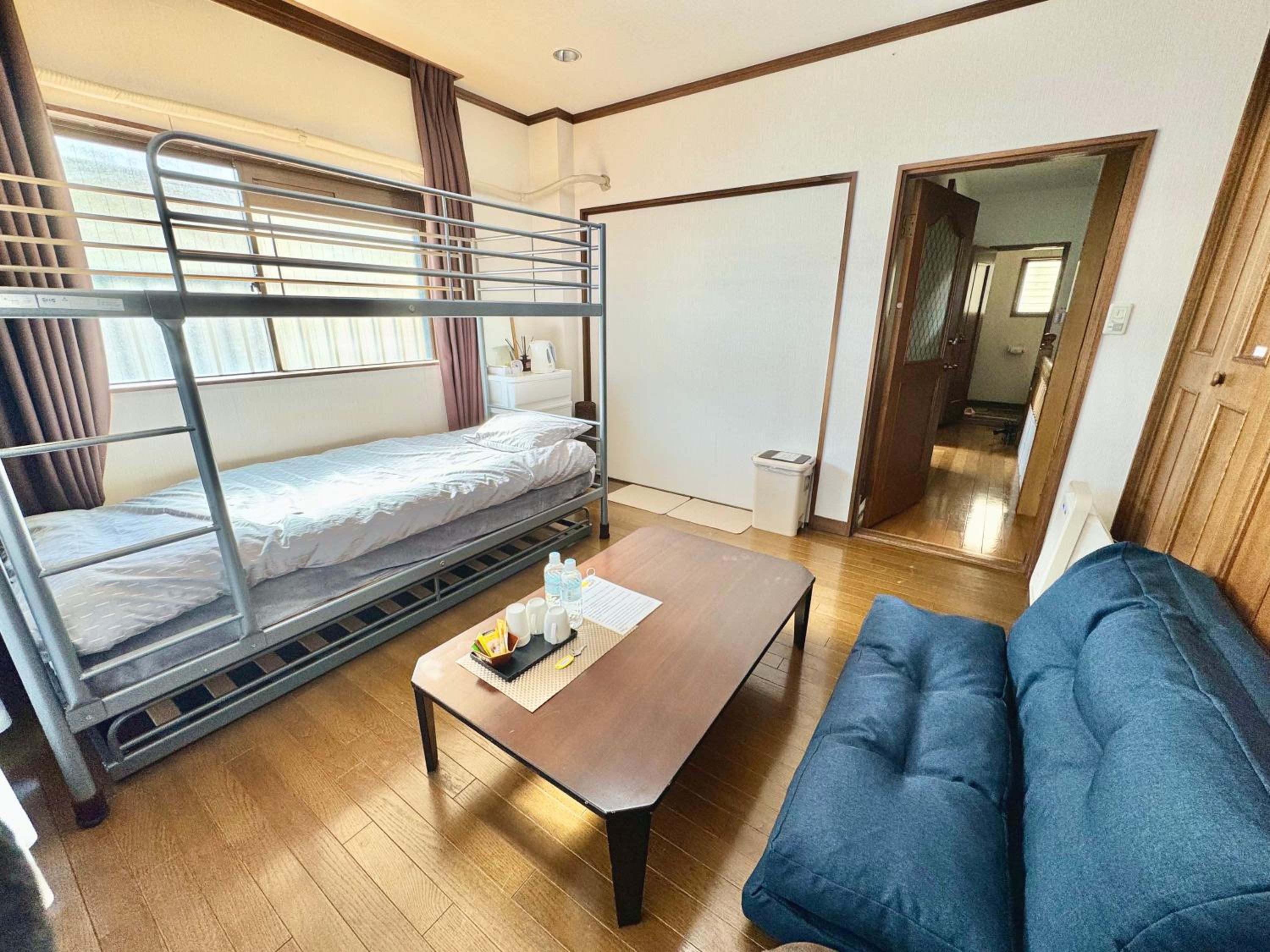 One-Bedroom Standard Apartment photo 2