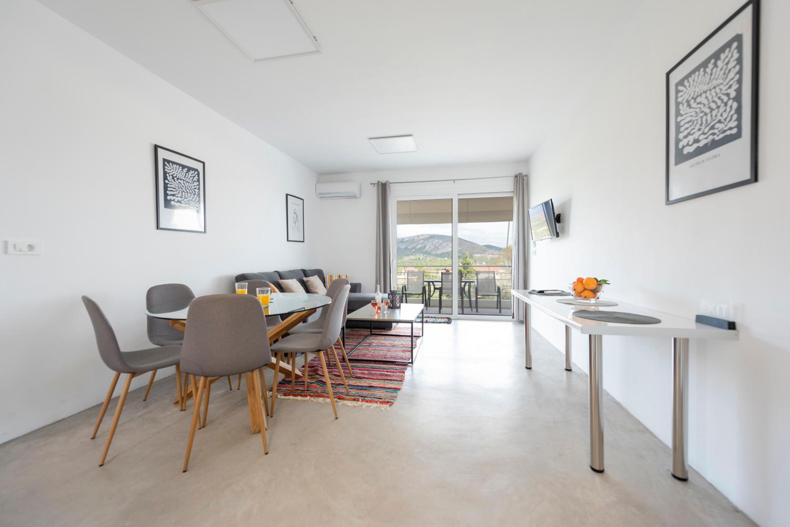 Asini's King - Two-Bedroom Apartment