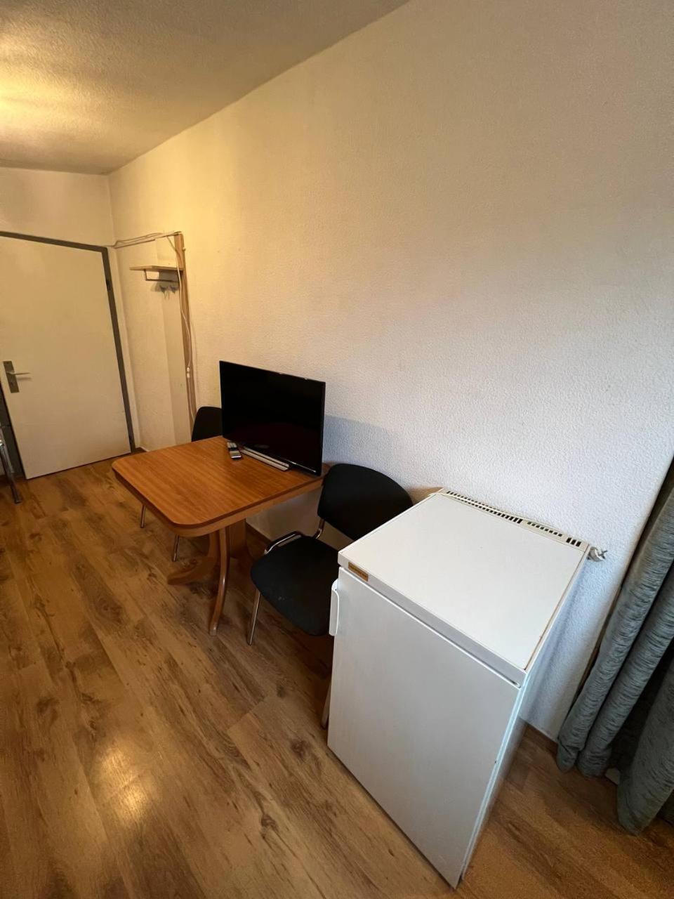 Economy Double Room photo 2