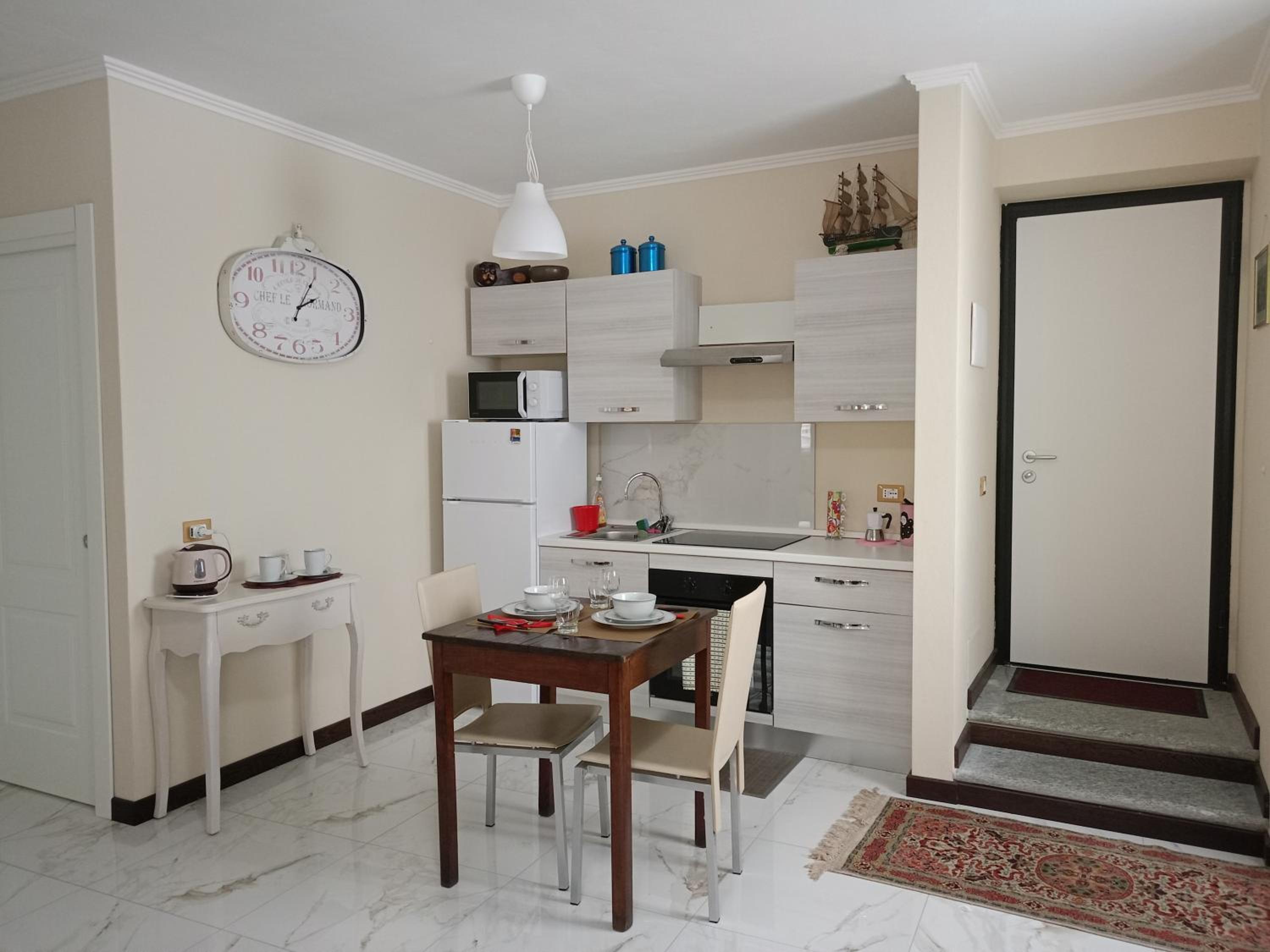 Studio Apartment photo 2
