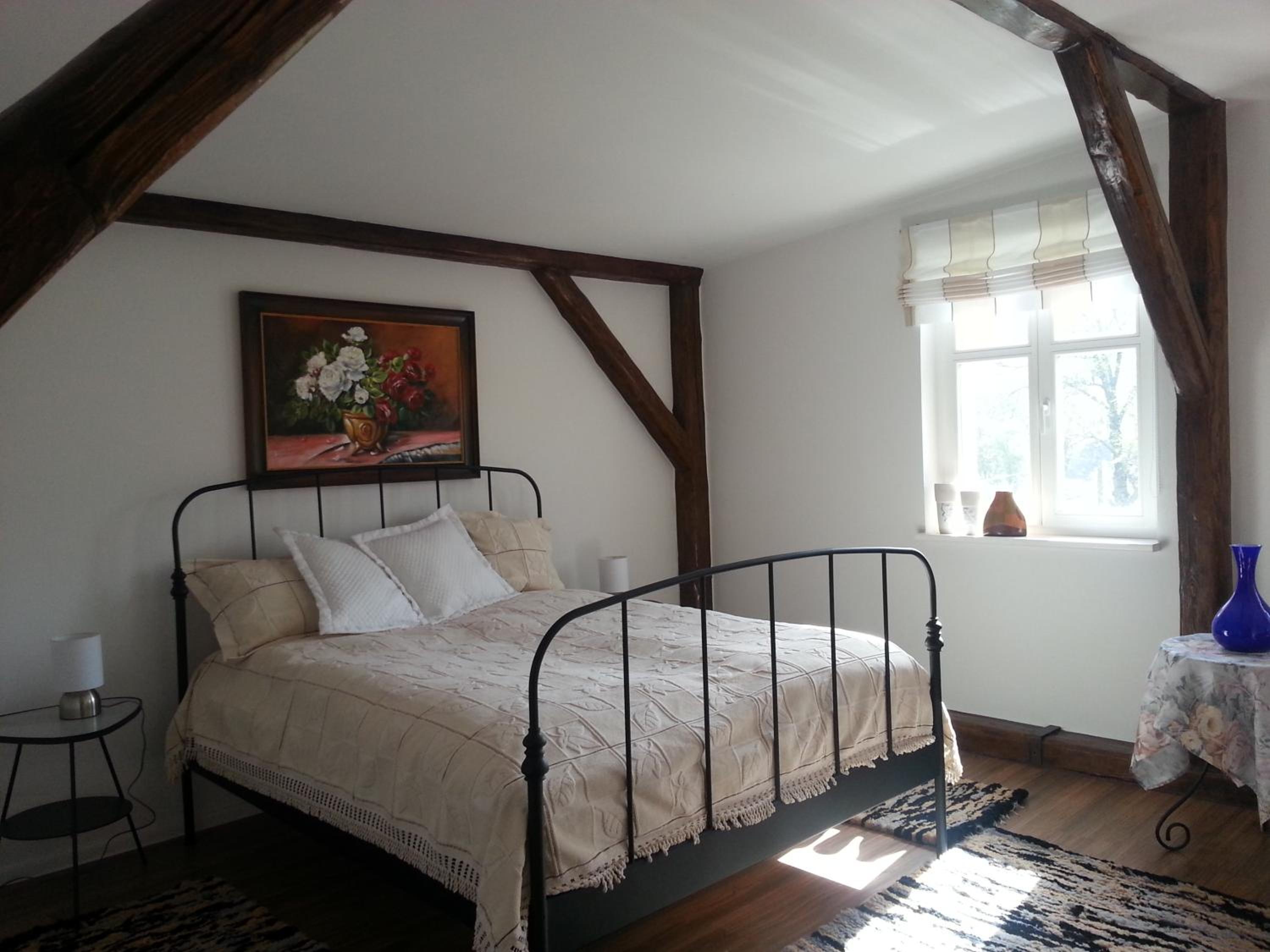 Large Double Room - Photo 1