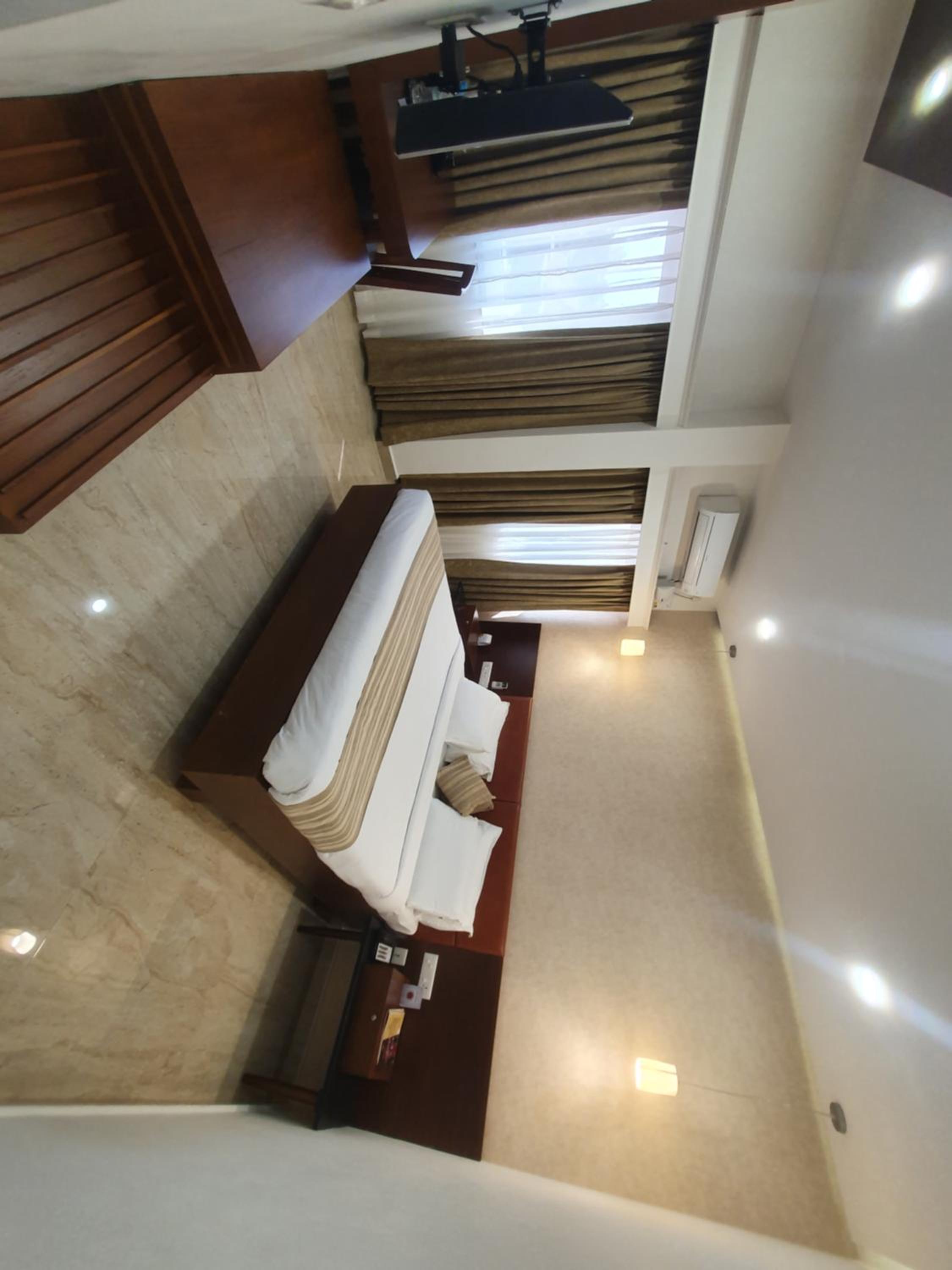 Executive Suite photo 2