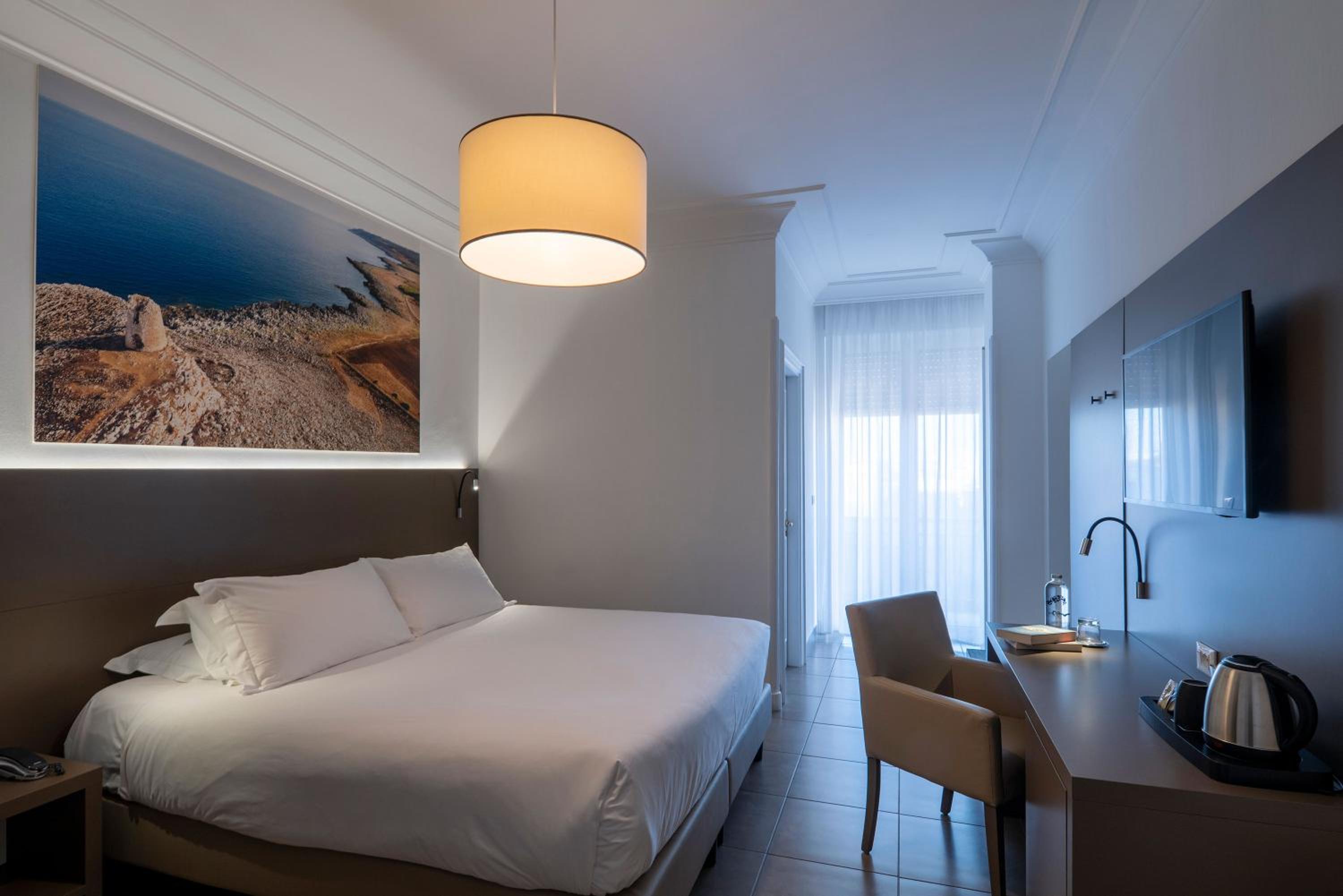 Standard Double or Twin Room - Photo 4