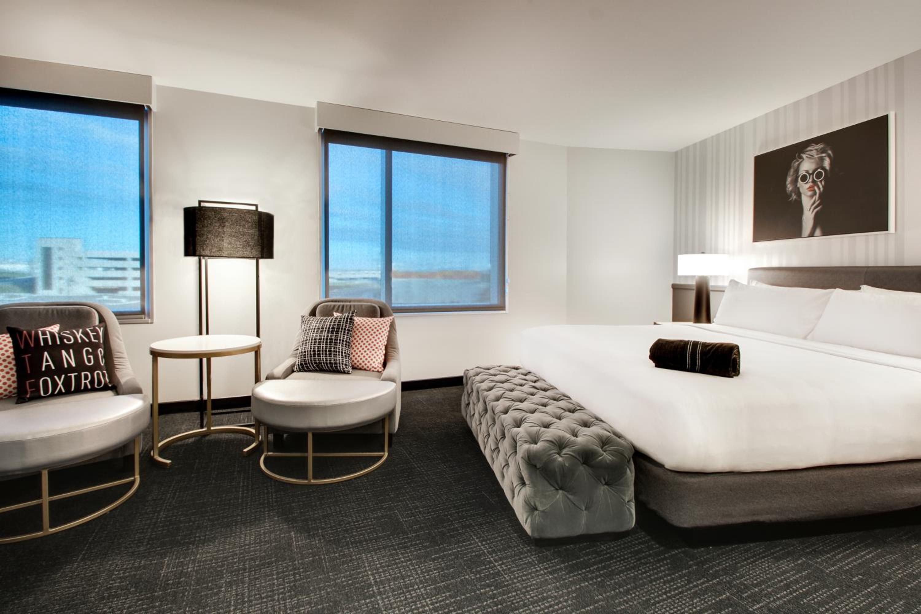 Premium King Room - Photo 1