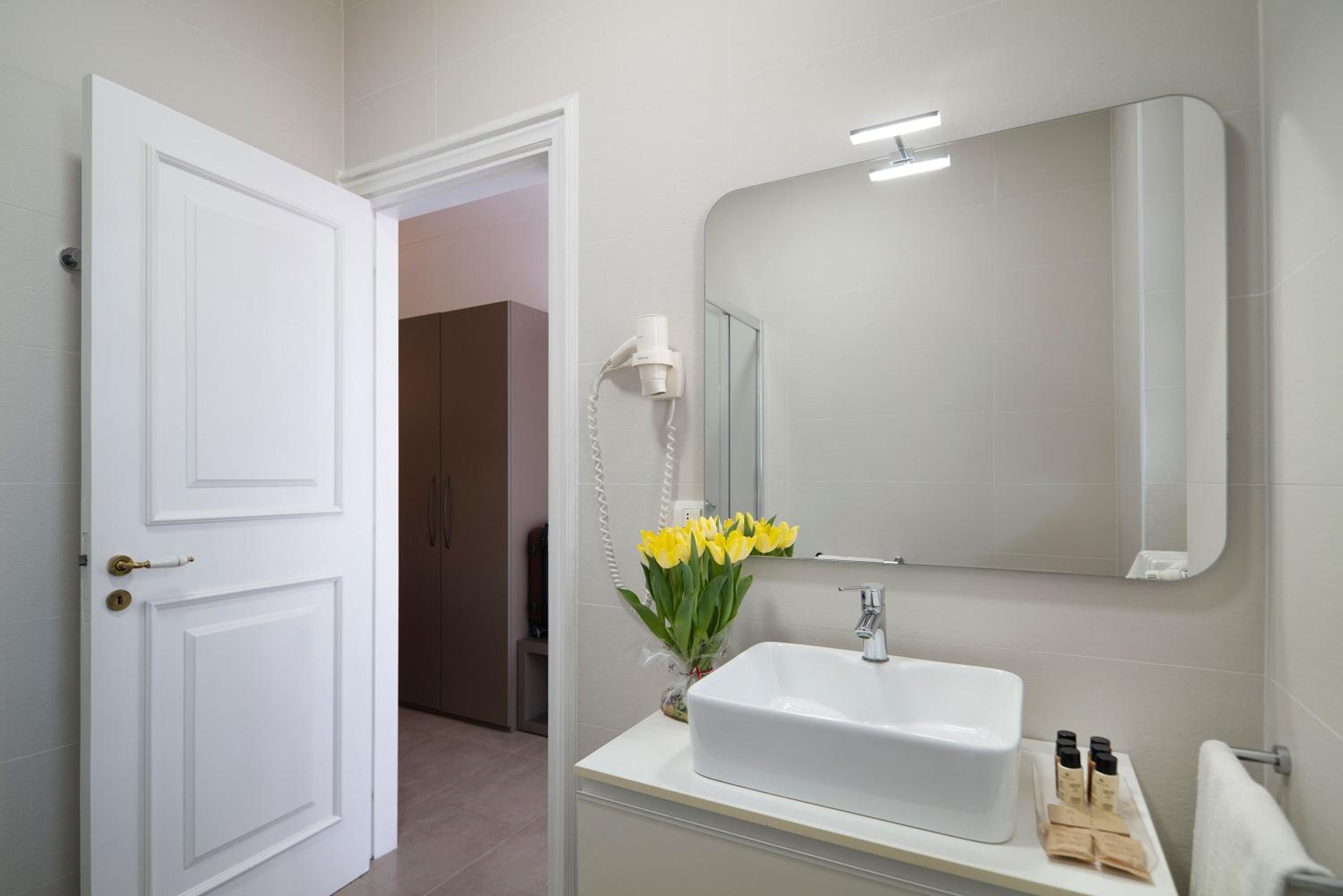 Superior Triple Room - Photo 7