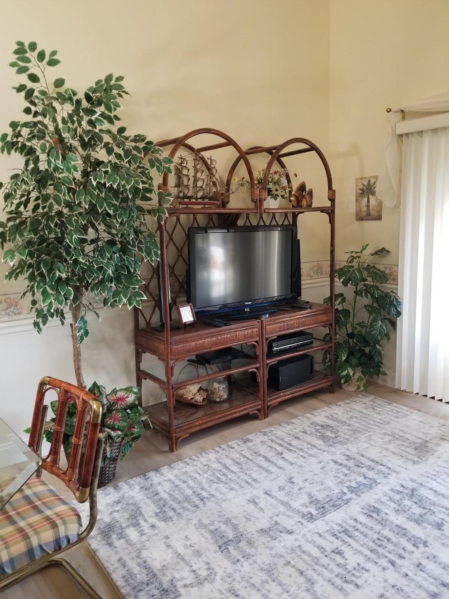 Family Room with Balcony photo 3