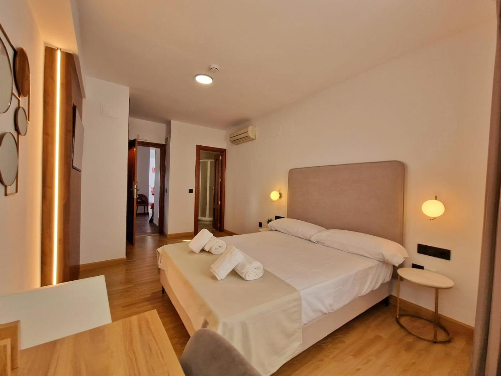 Standard Queen Room - Photo 1