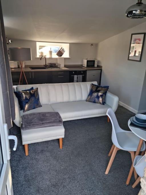 Two-Bedroom Apartment photo 2