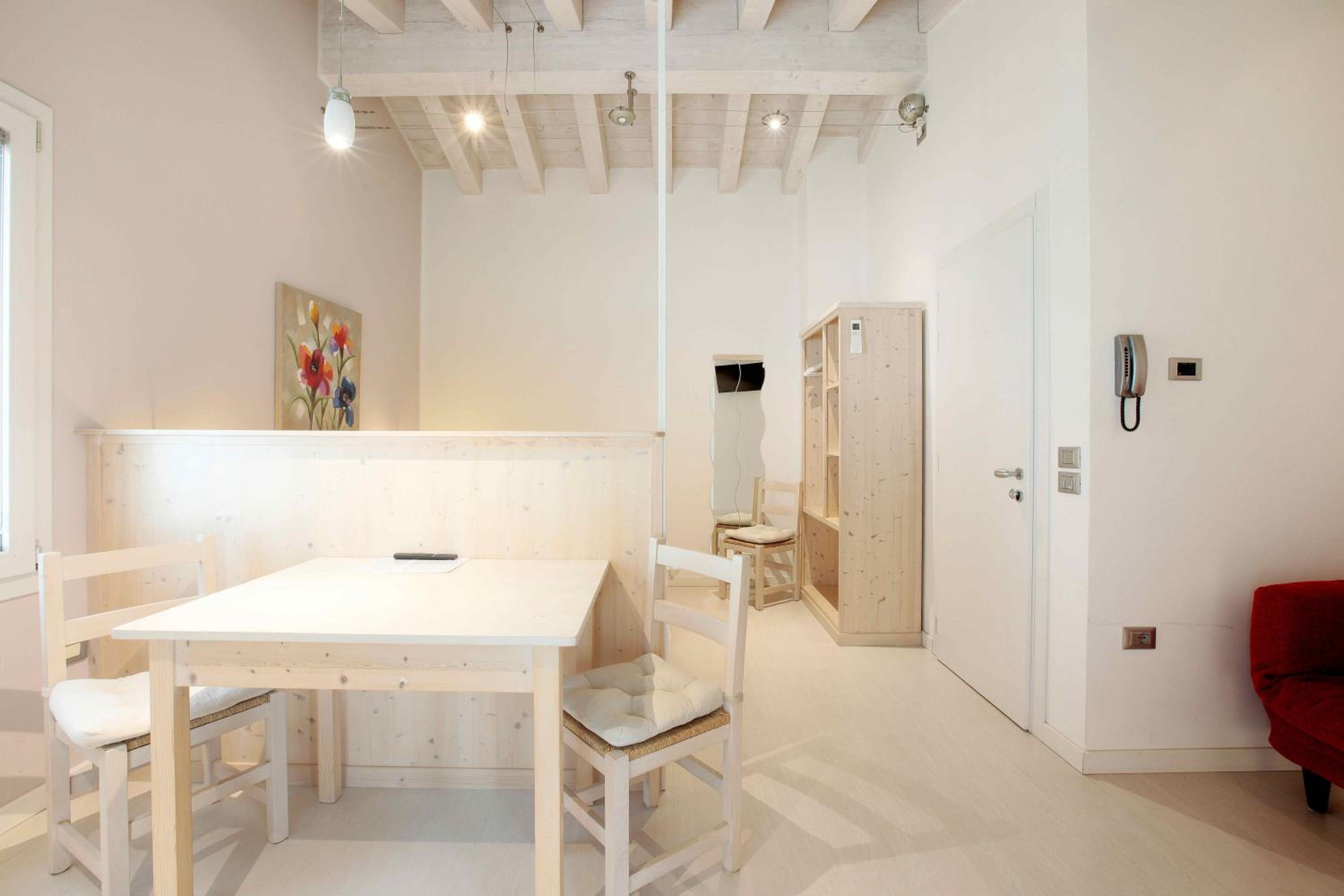 Deluxe Apartment - Photo 12
