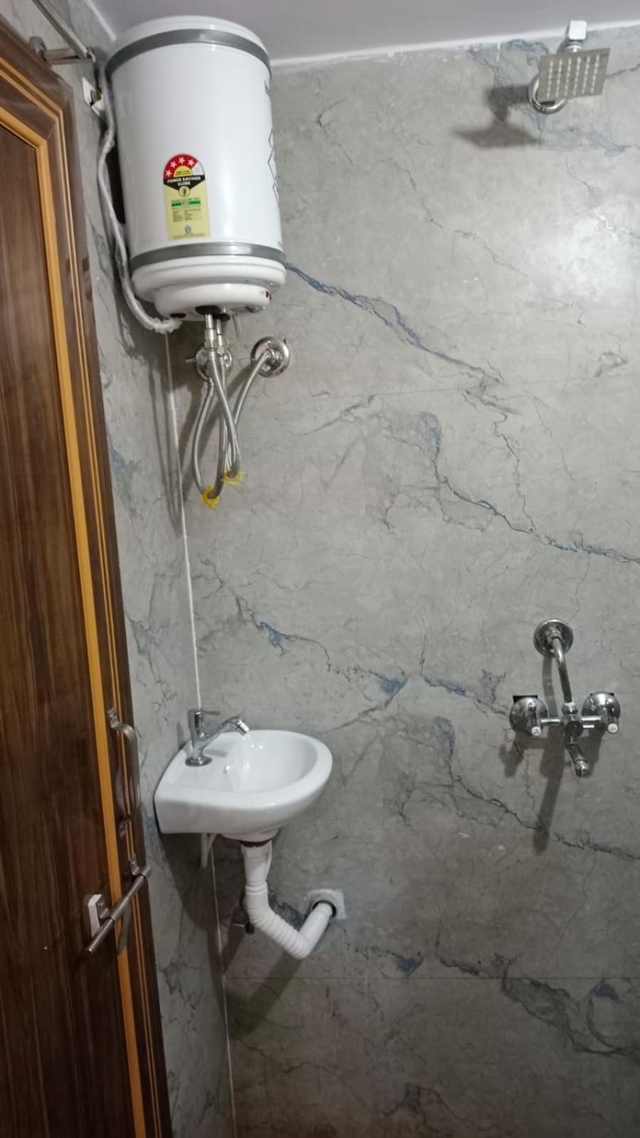 Double Room With Private Bathroom photo 2