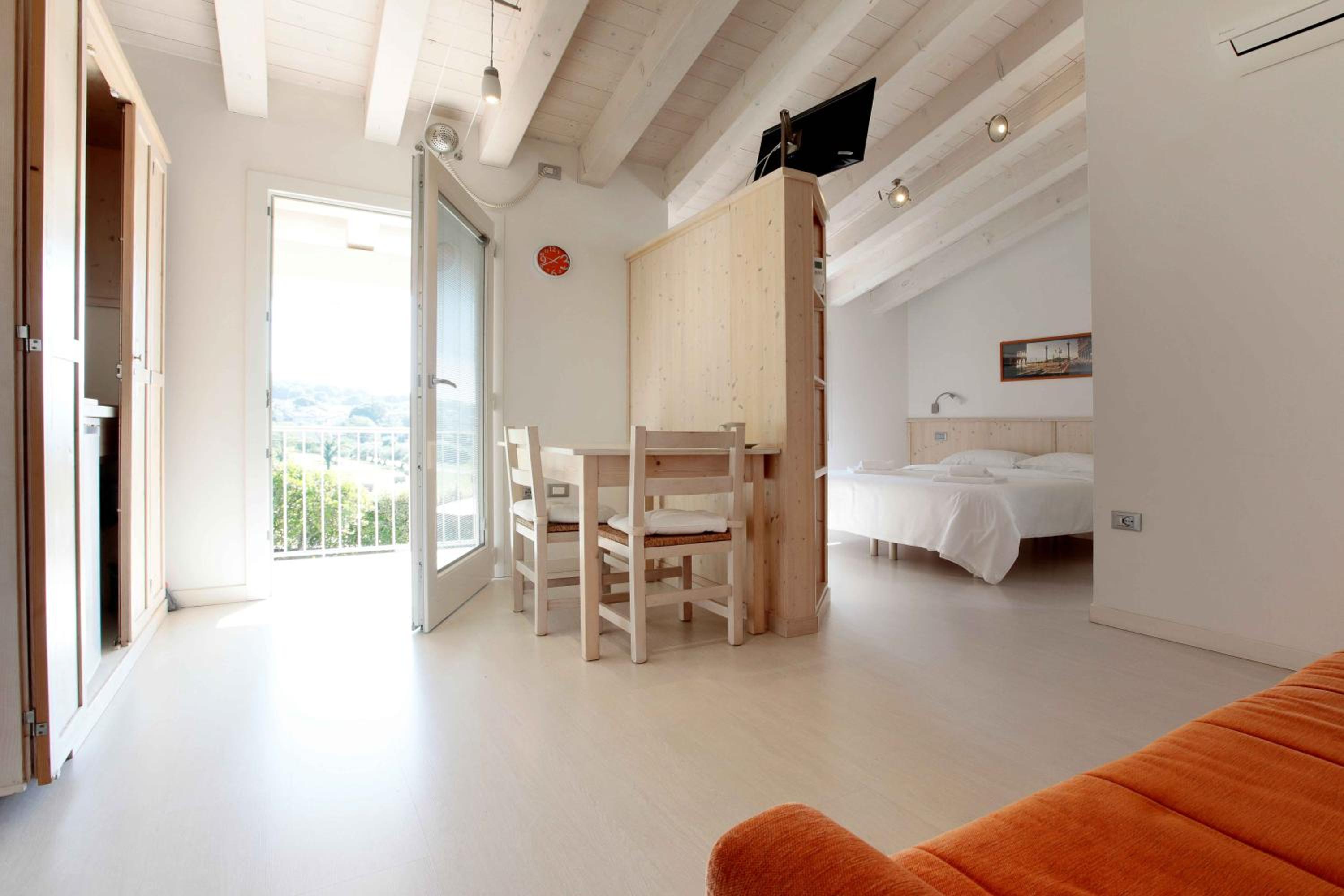 Superior Apartment - Photo 9