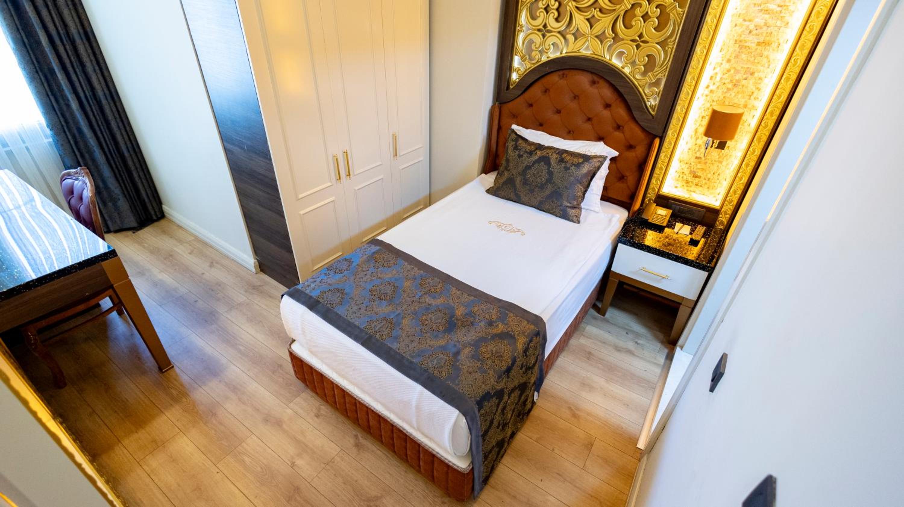 Deluxe Single Room