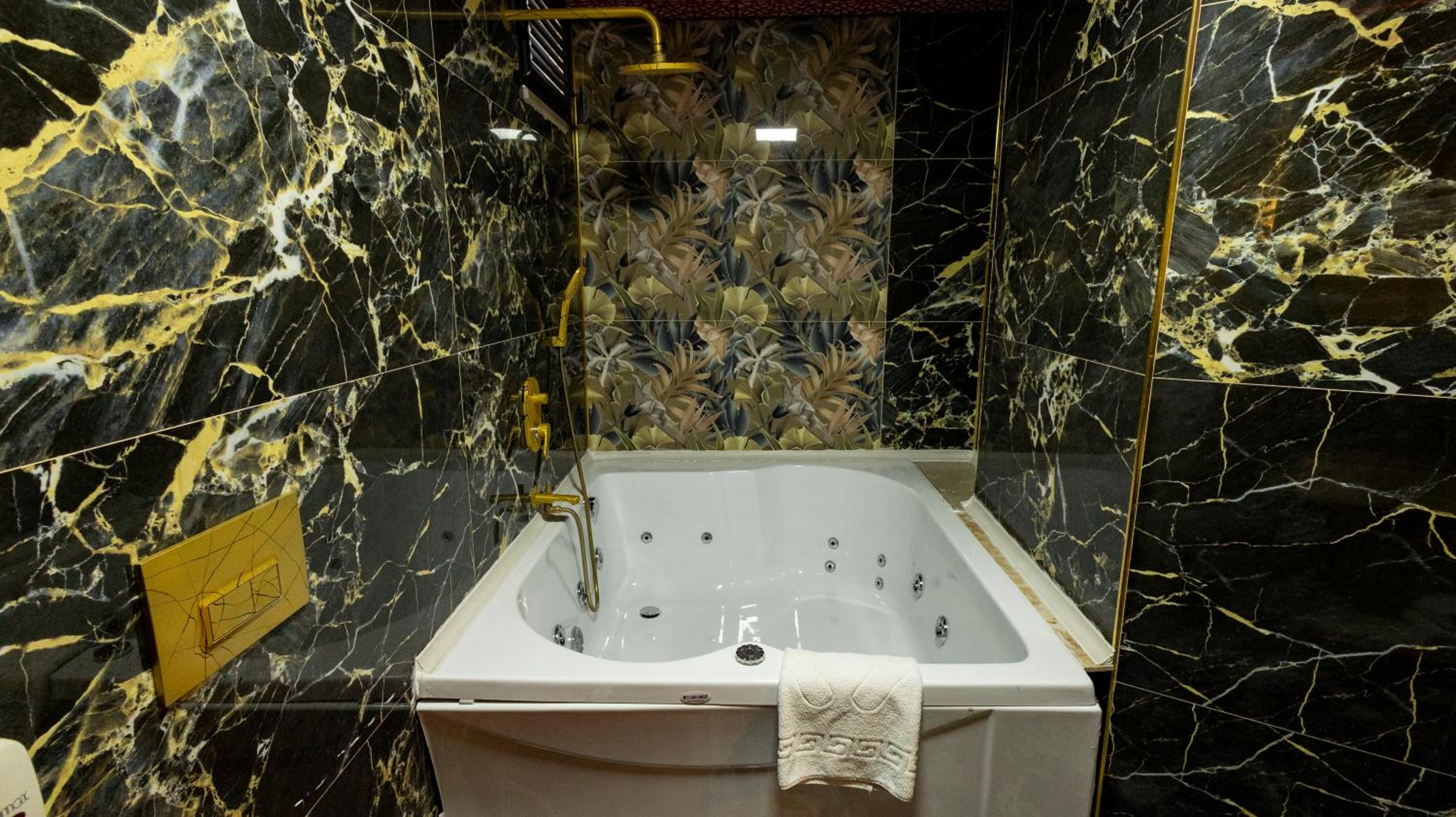 Deluxe Double Room With Bath