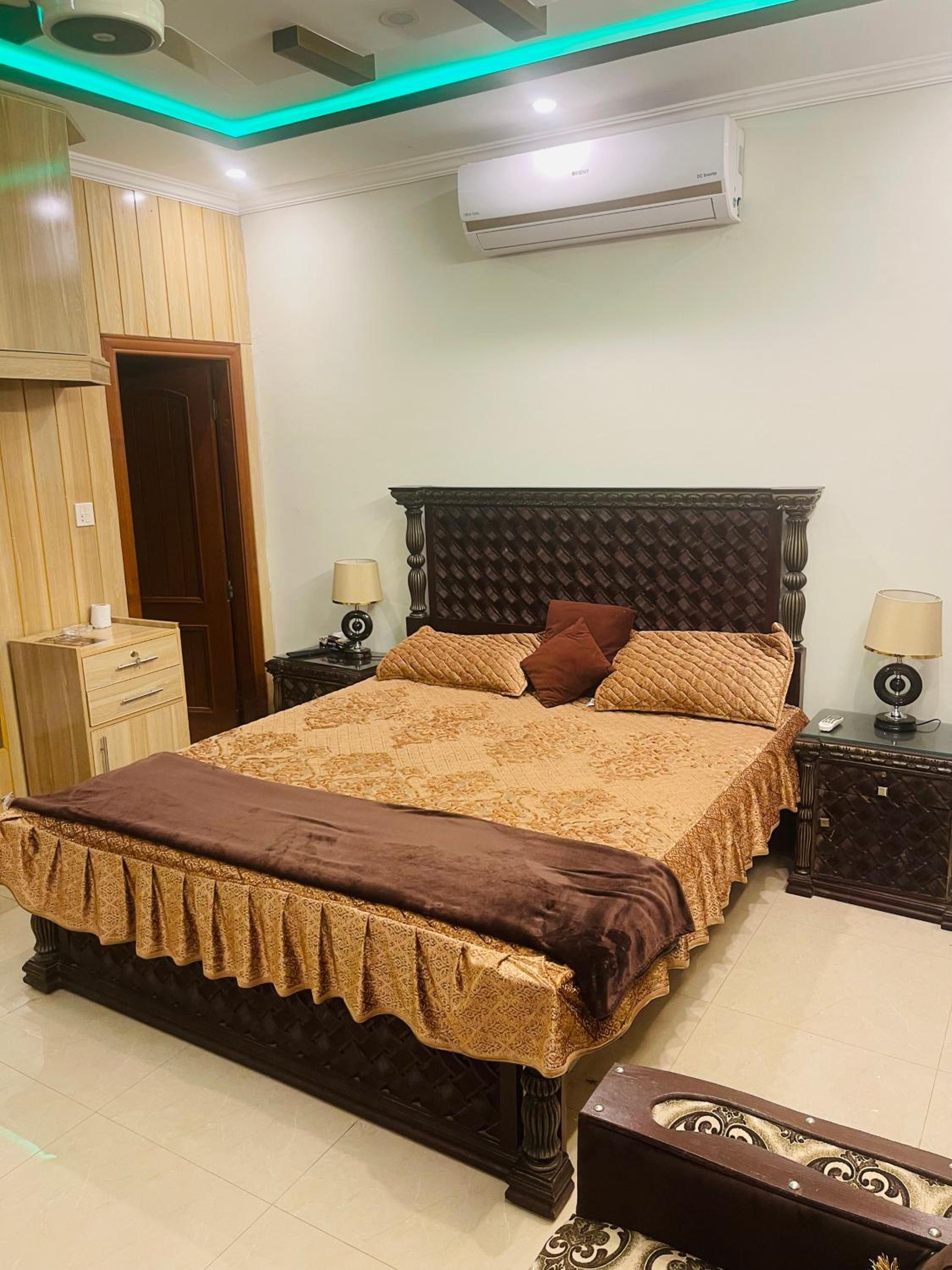 Large Double Room photo 1