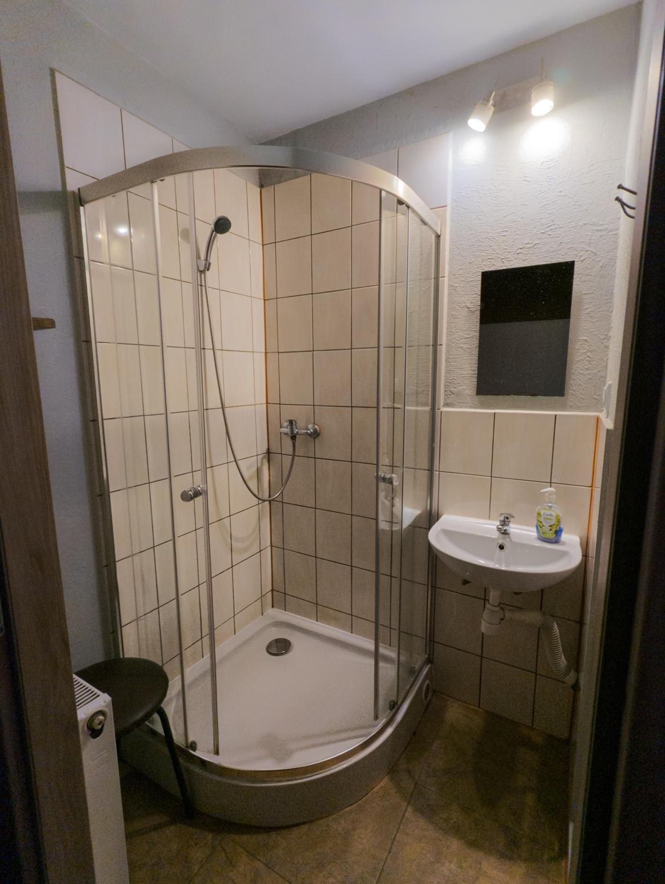 Triple Room with Shared Bathroom photo 3