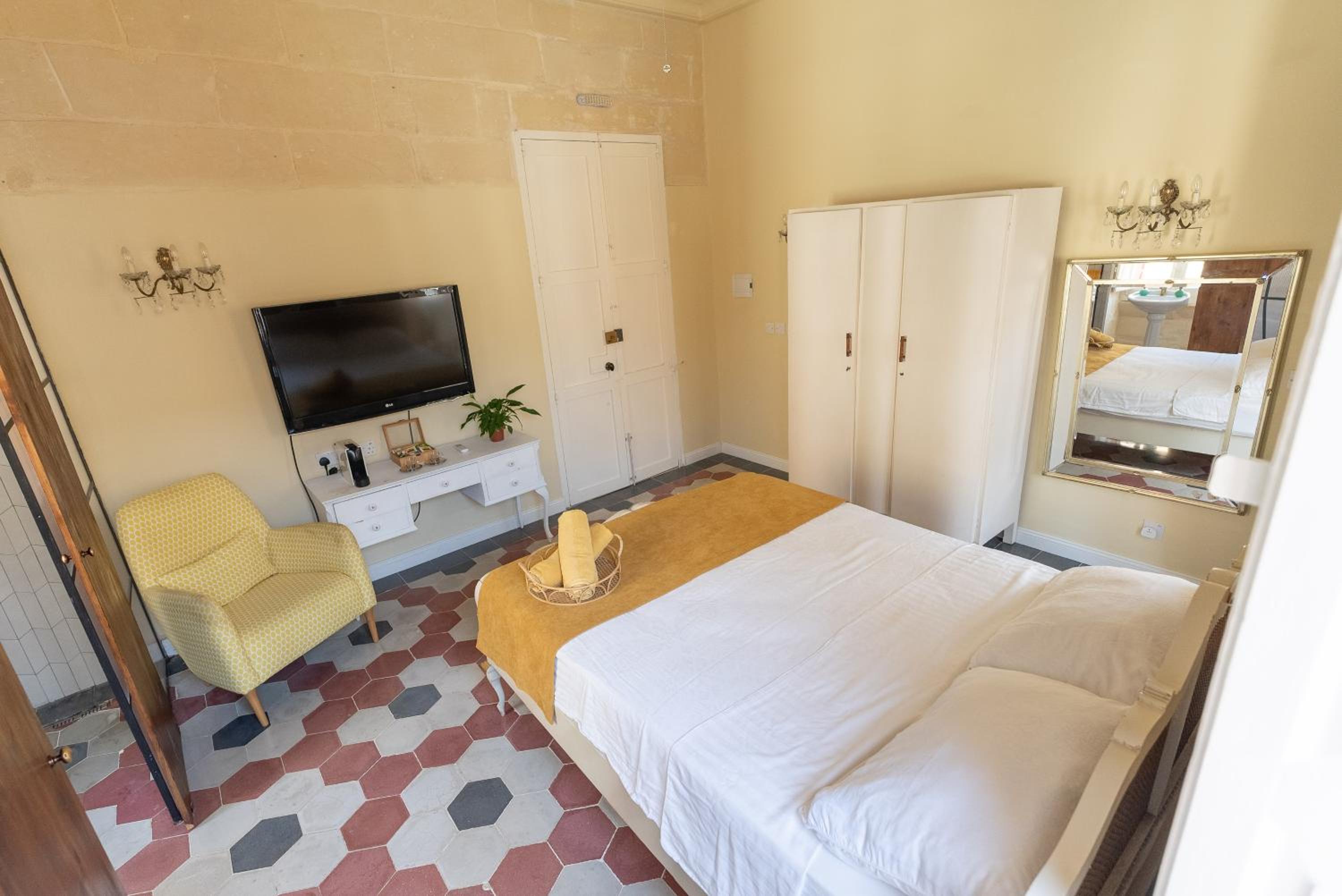 Queen Room with Balcony