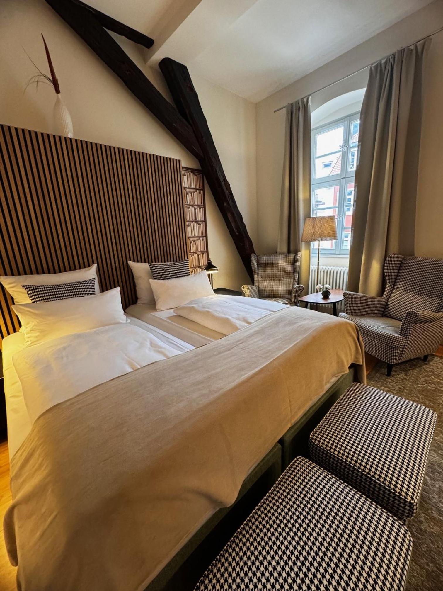 Deluxe Double Room - Photo 19