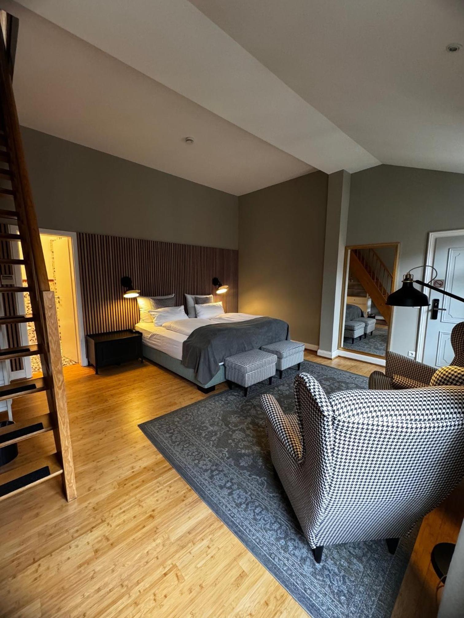 Deluxe Double Room - Photo 20