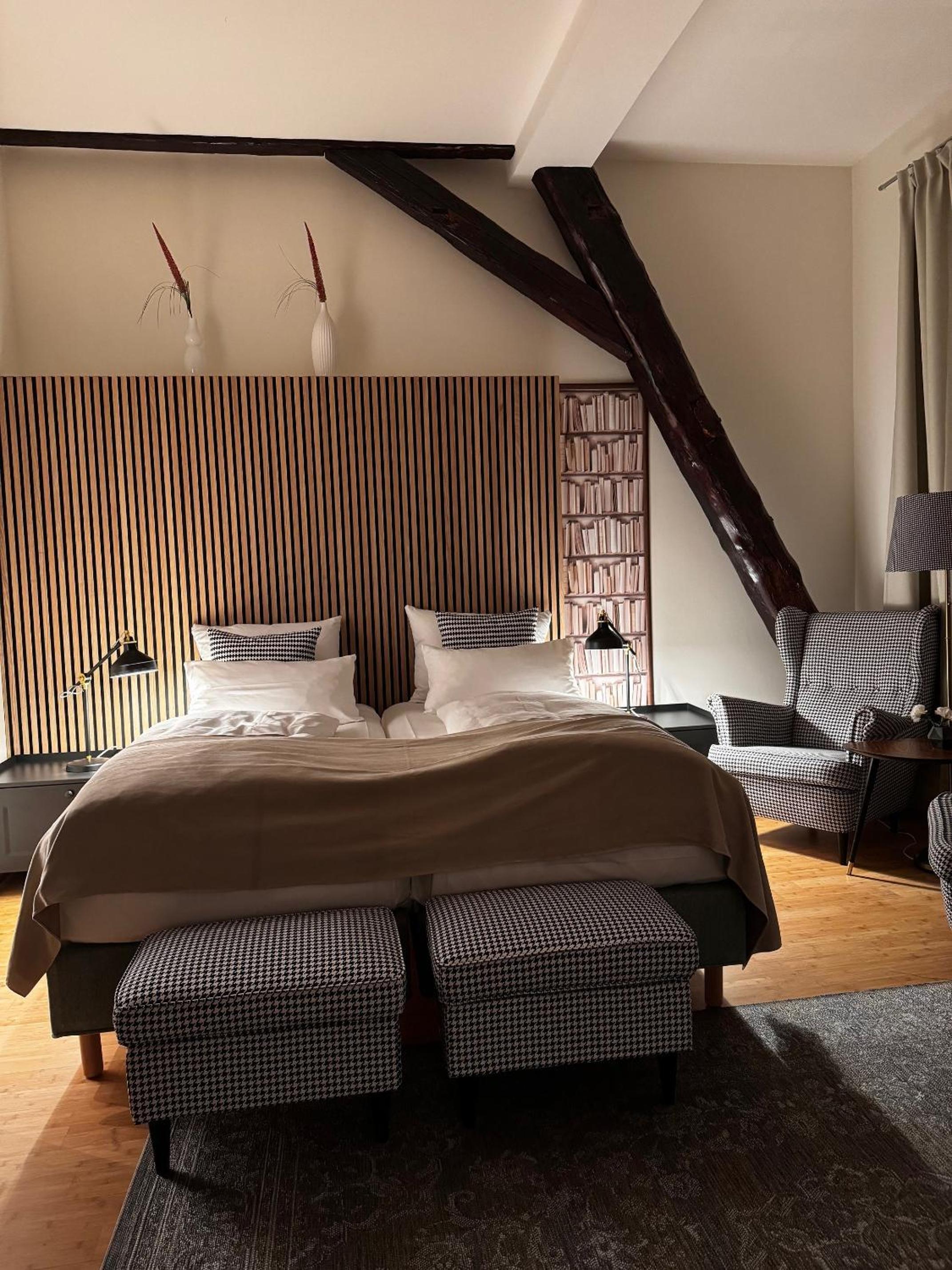 Deluxe Double Room - Photo 16