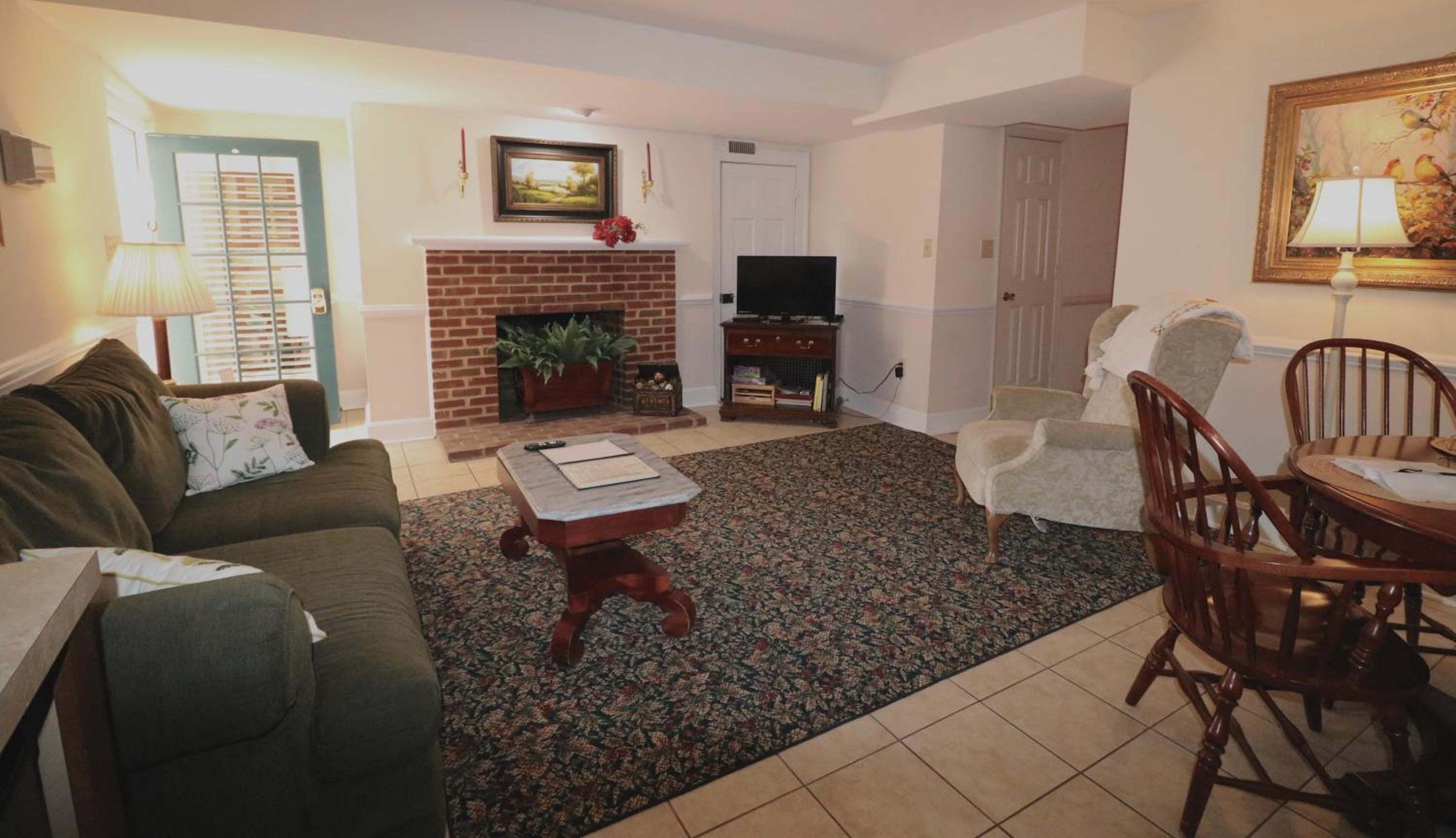 Deluxe Family Room photo 3