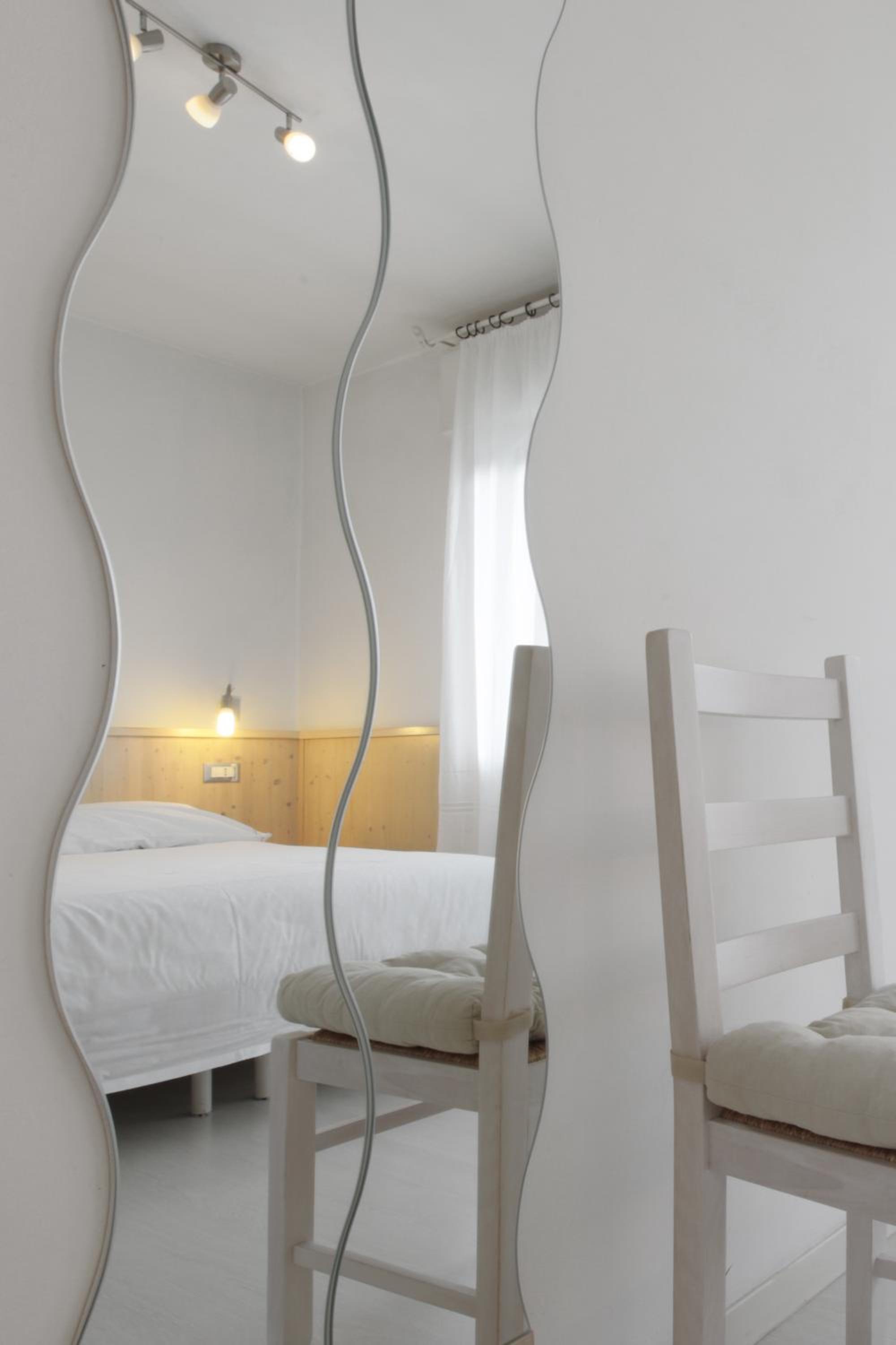 One-Bedroom Apartment - Photo 6