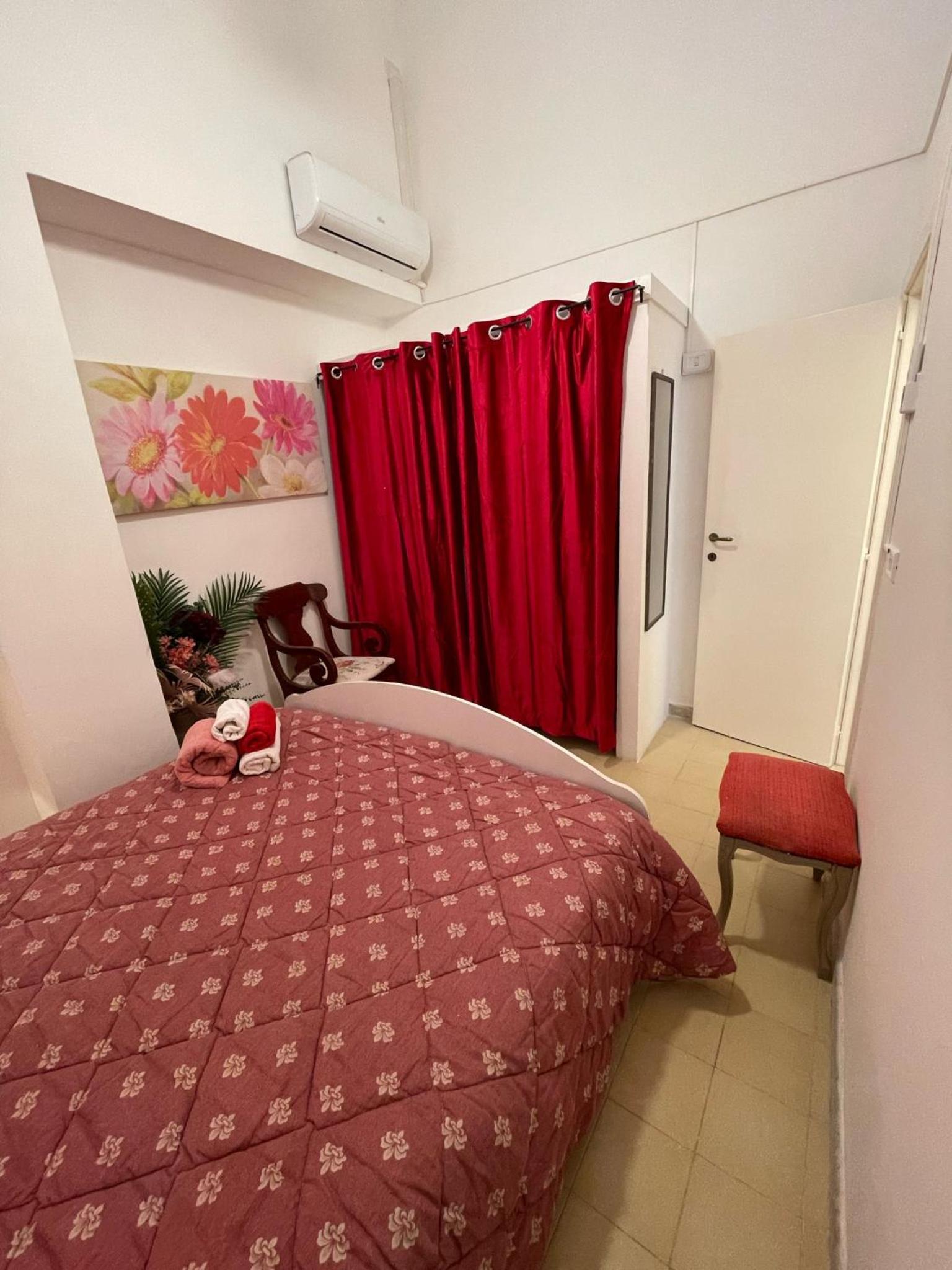One-Bedroom House photo 3