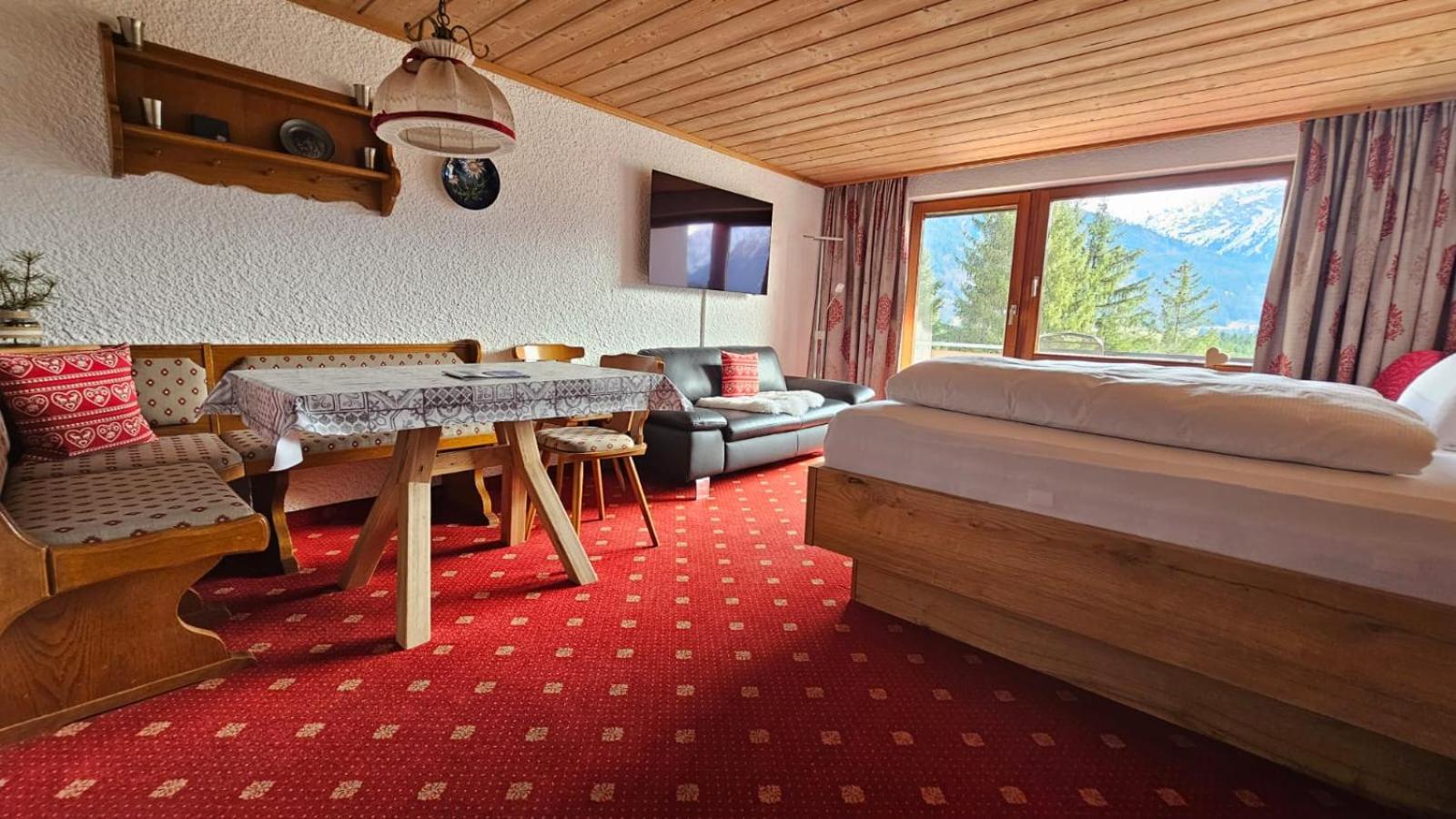 Apartment with Mountain View photo 1