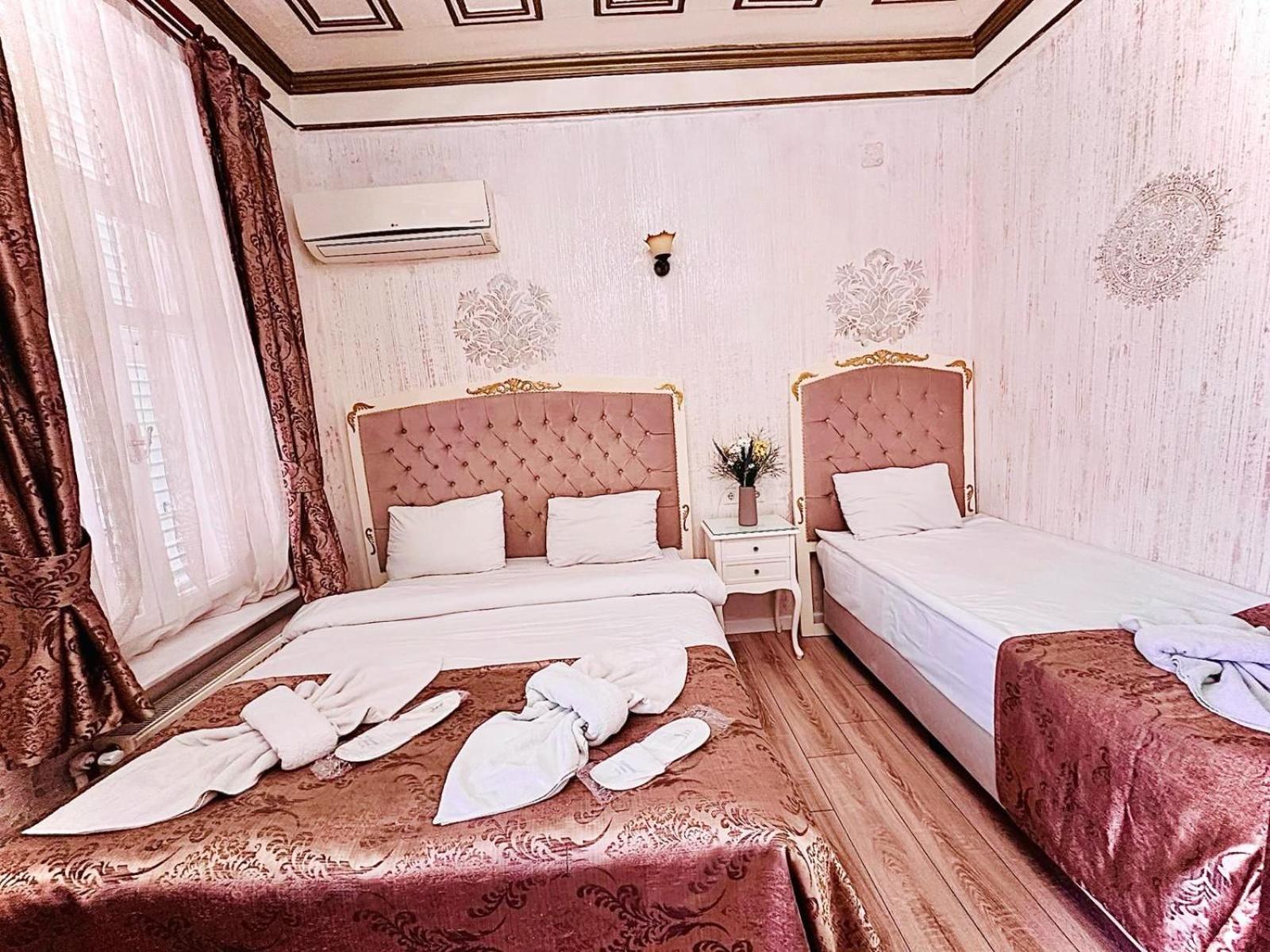 Deluxe One-Bedroom Suite (4 Adults) With Kitchen photo 2