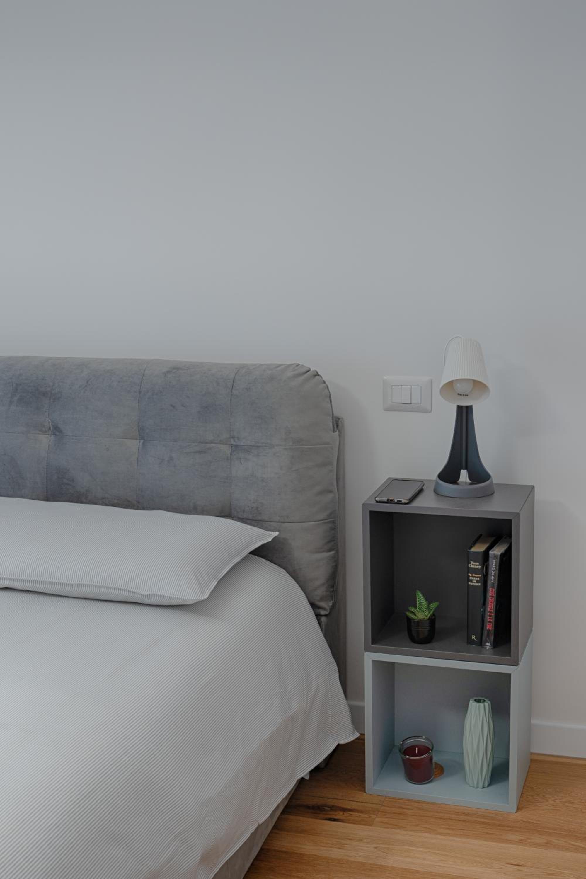One-Bedroom Apartment photo 2