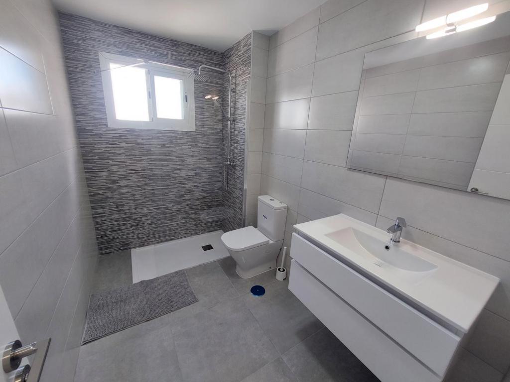 Family Two-Bedroom Apartment with View photo 3