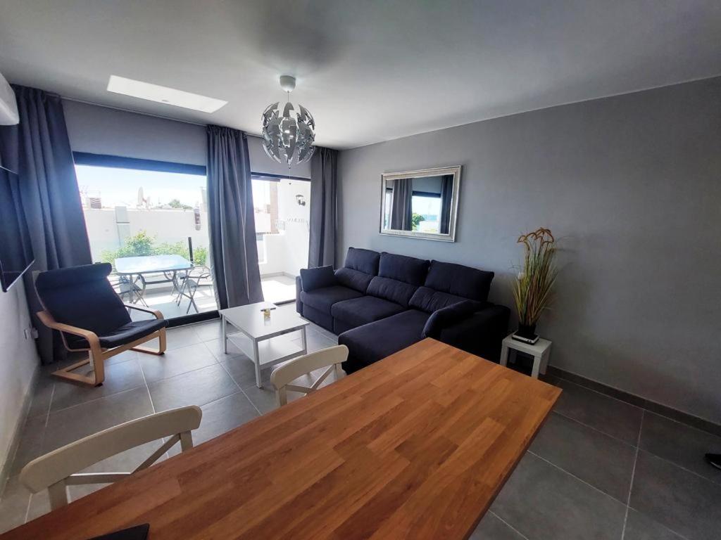 Family Two-Bedroom Apartment with View photo 2