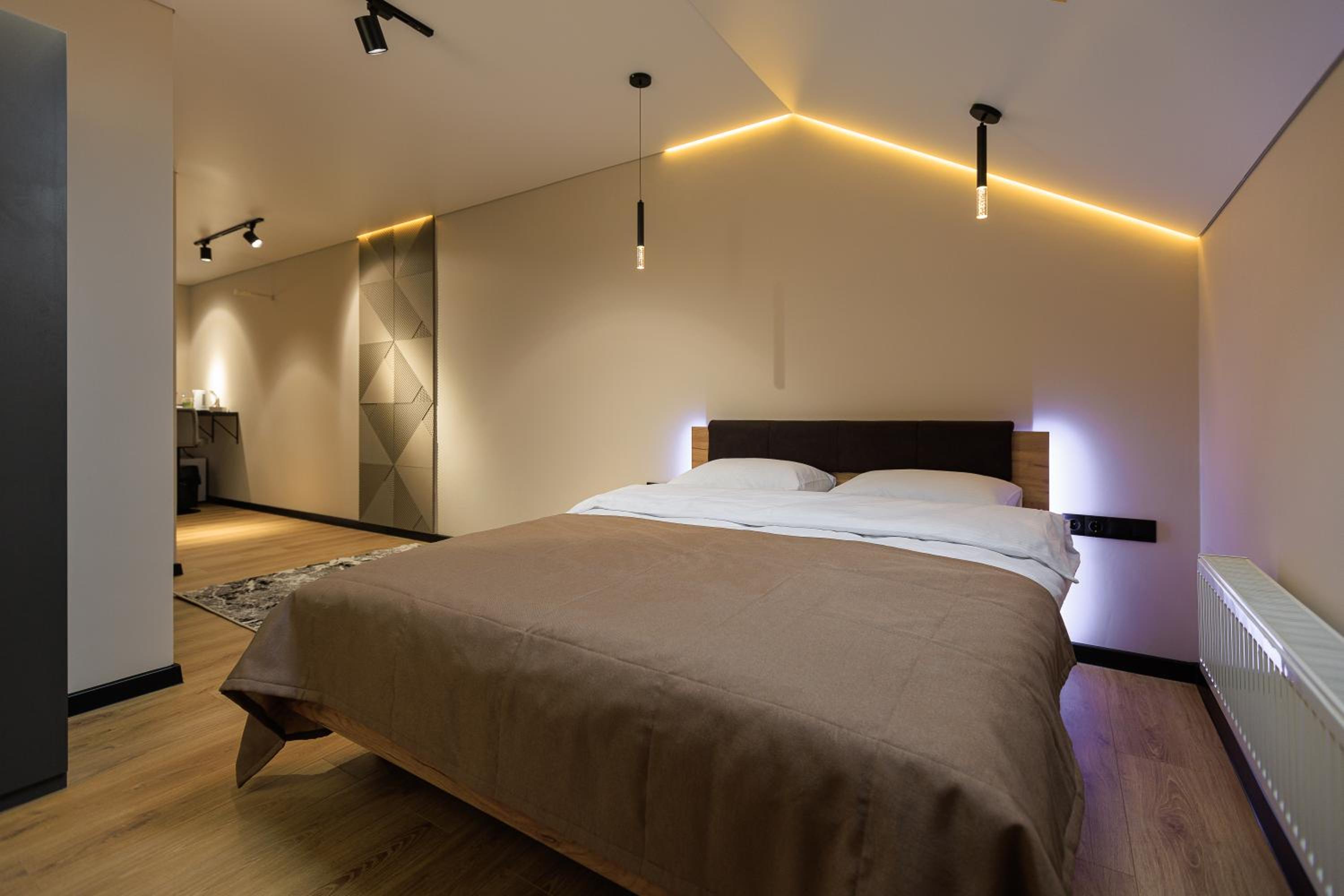 Large Double Room photo 1
