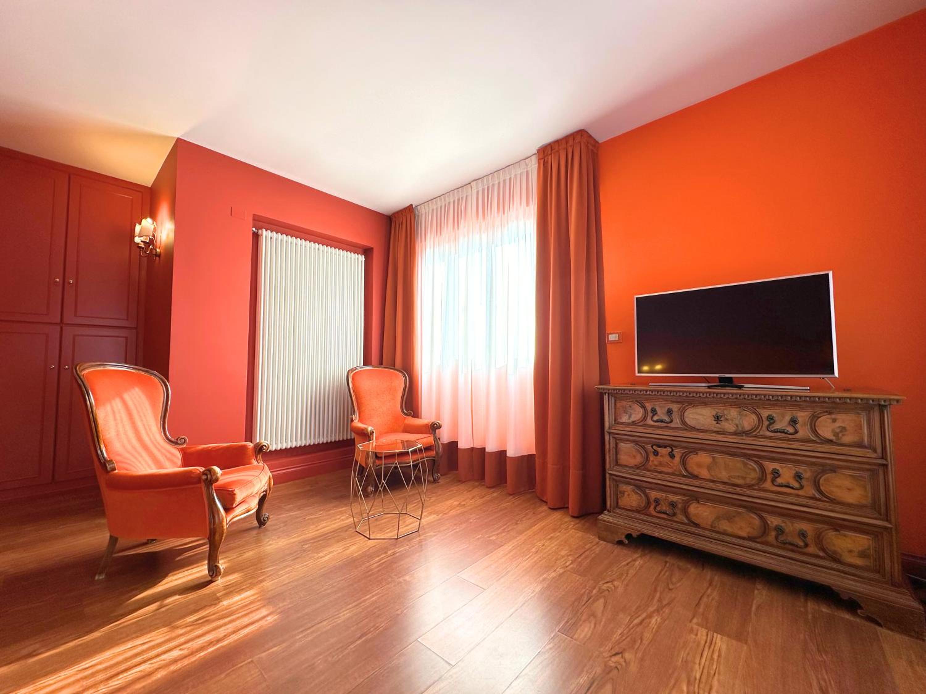 Executive Suite photo 2
