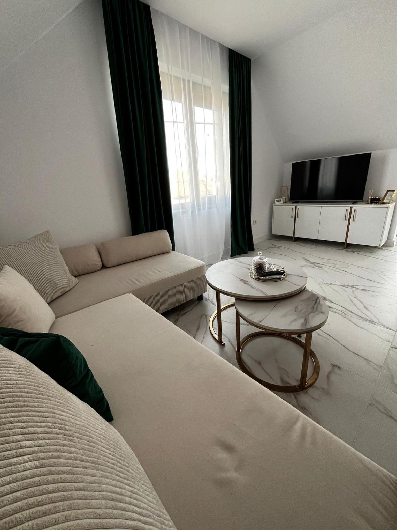 Apartment with Terrace photo 2