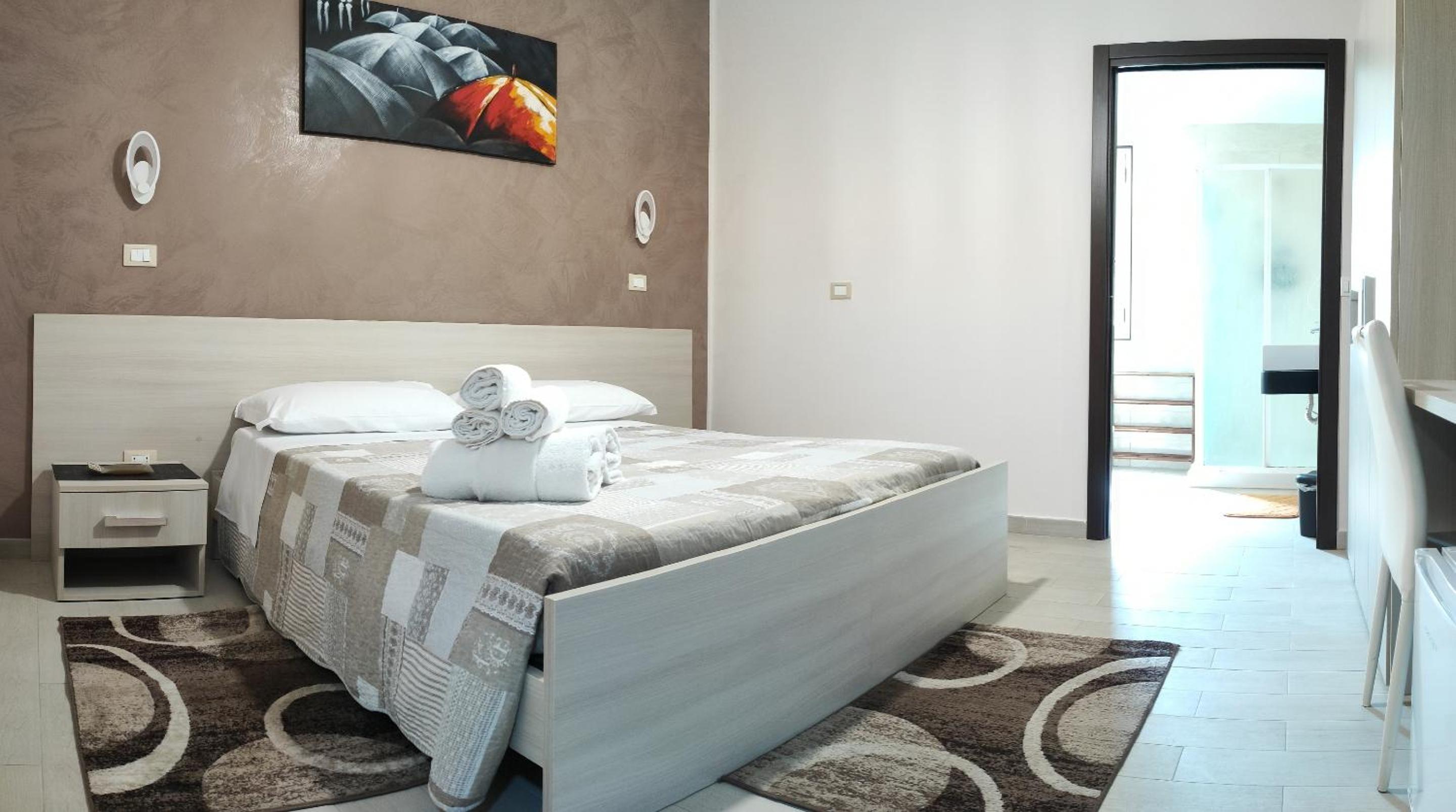 Double or Twin Room with Private Bathroom photo 1