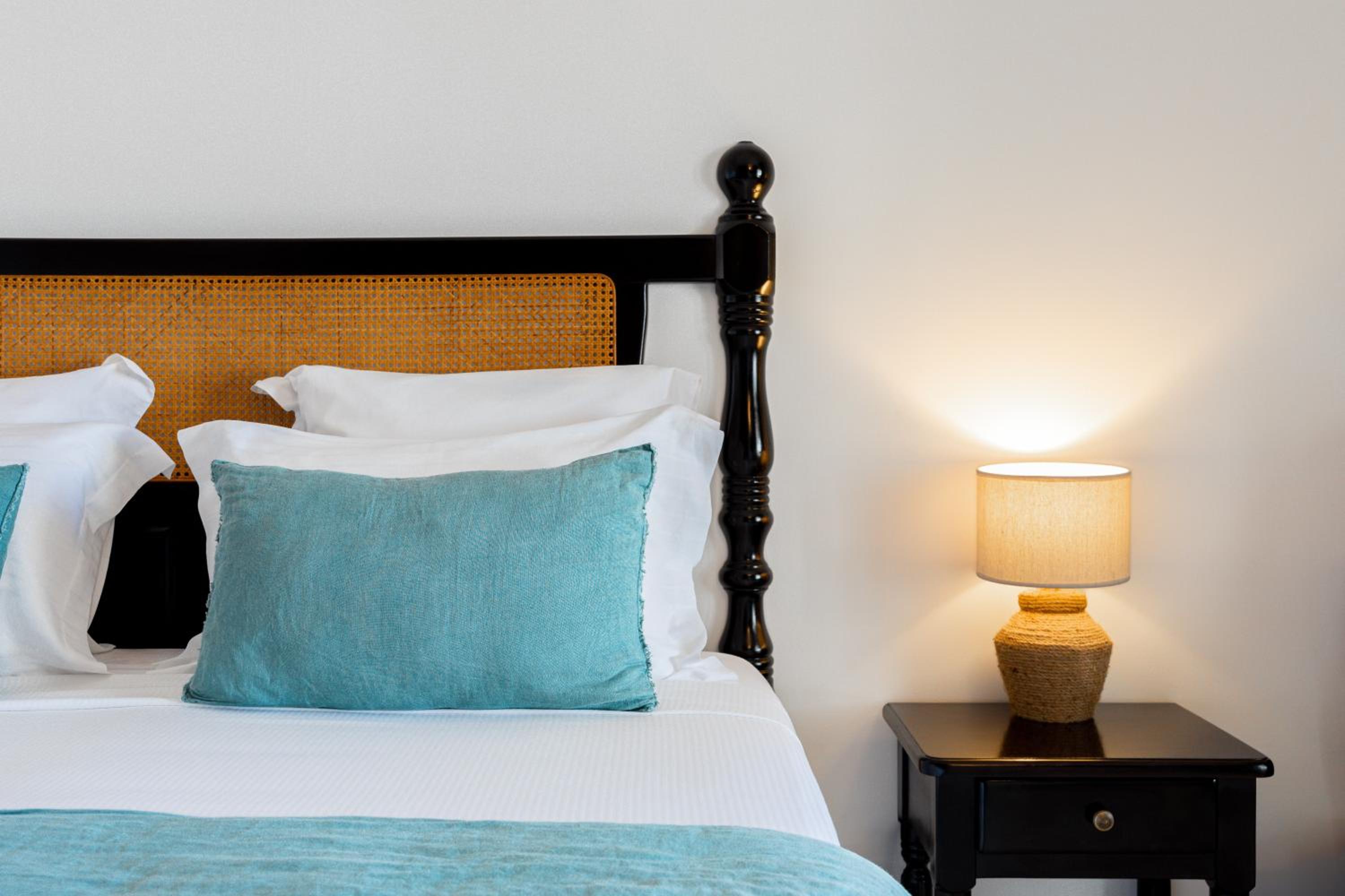 Bed & Sleeping Area