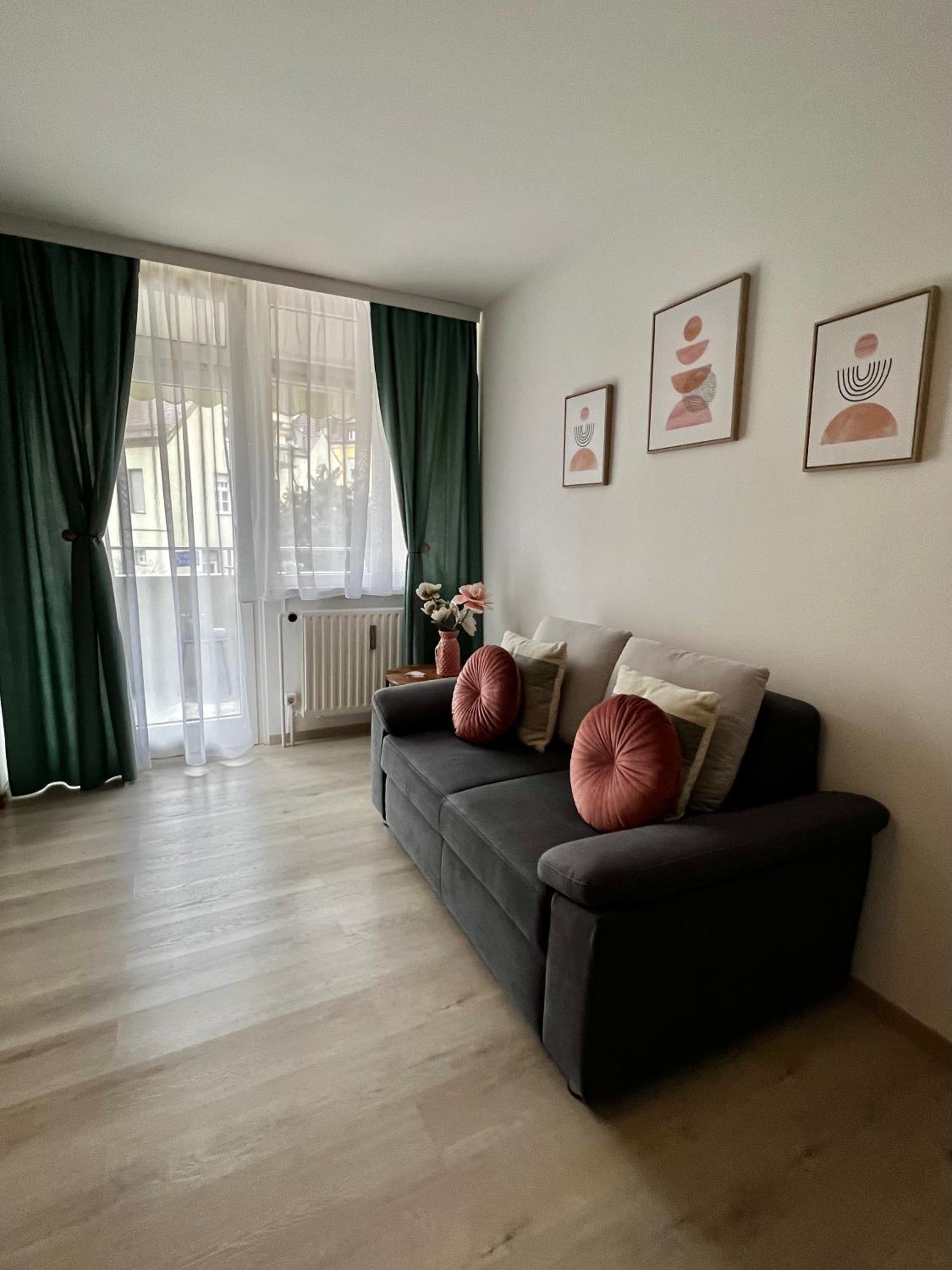 One-Bedroom Apartment photo 1