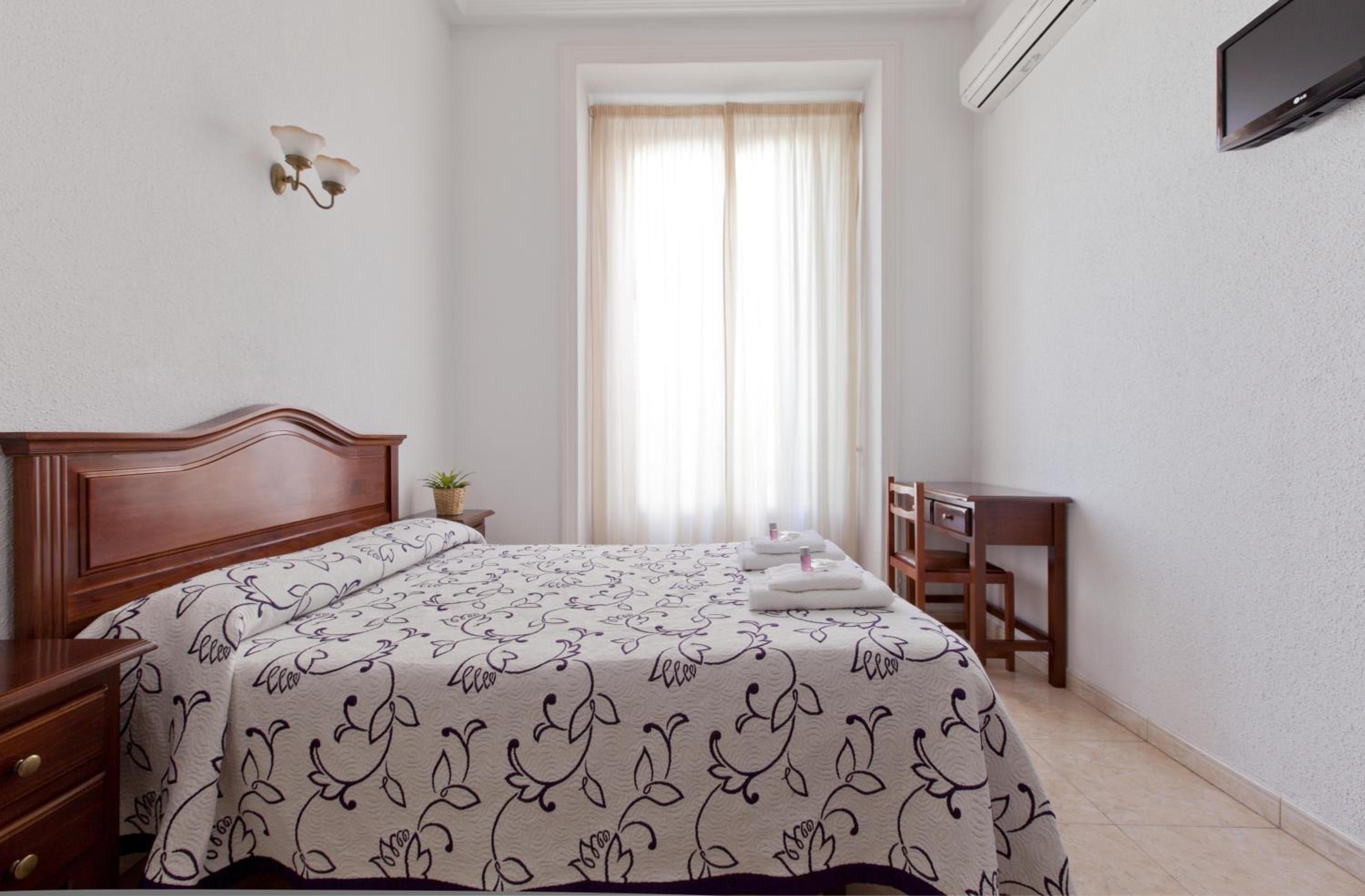Double Room - Photo 20