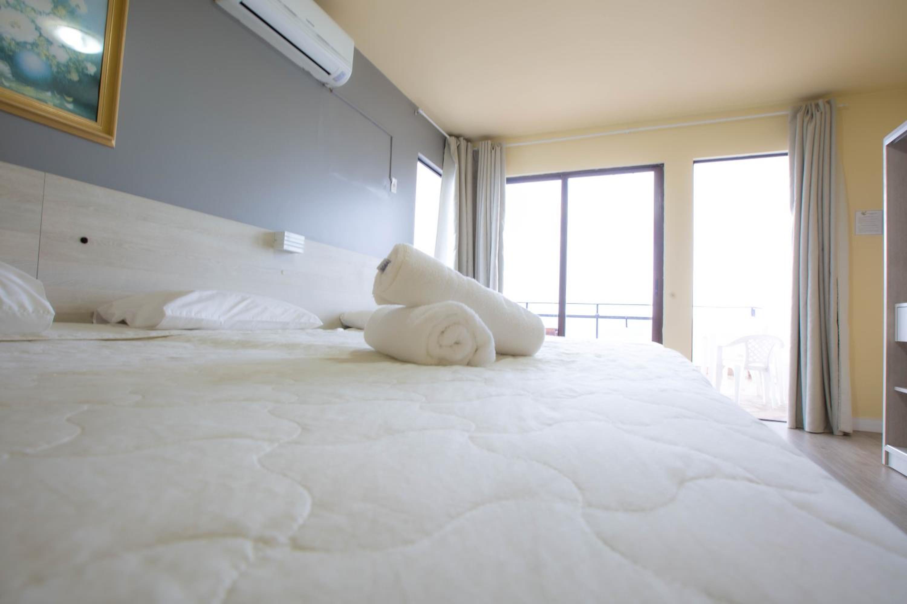Deluxe Double Room with Balcony and Sea View photo 1