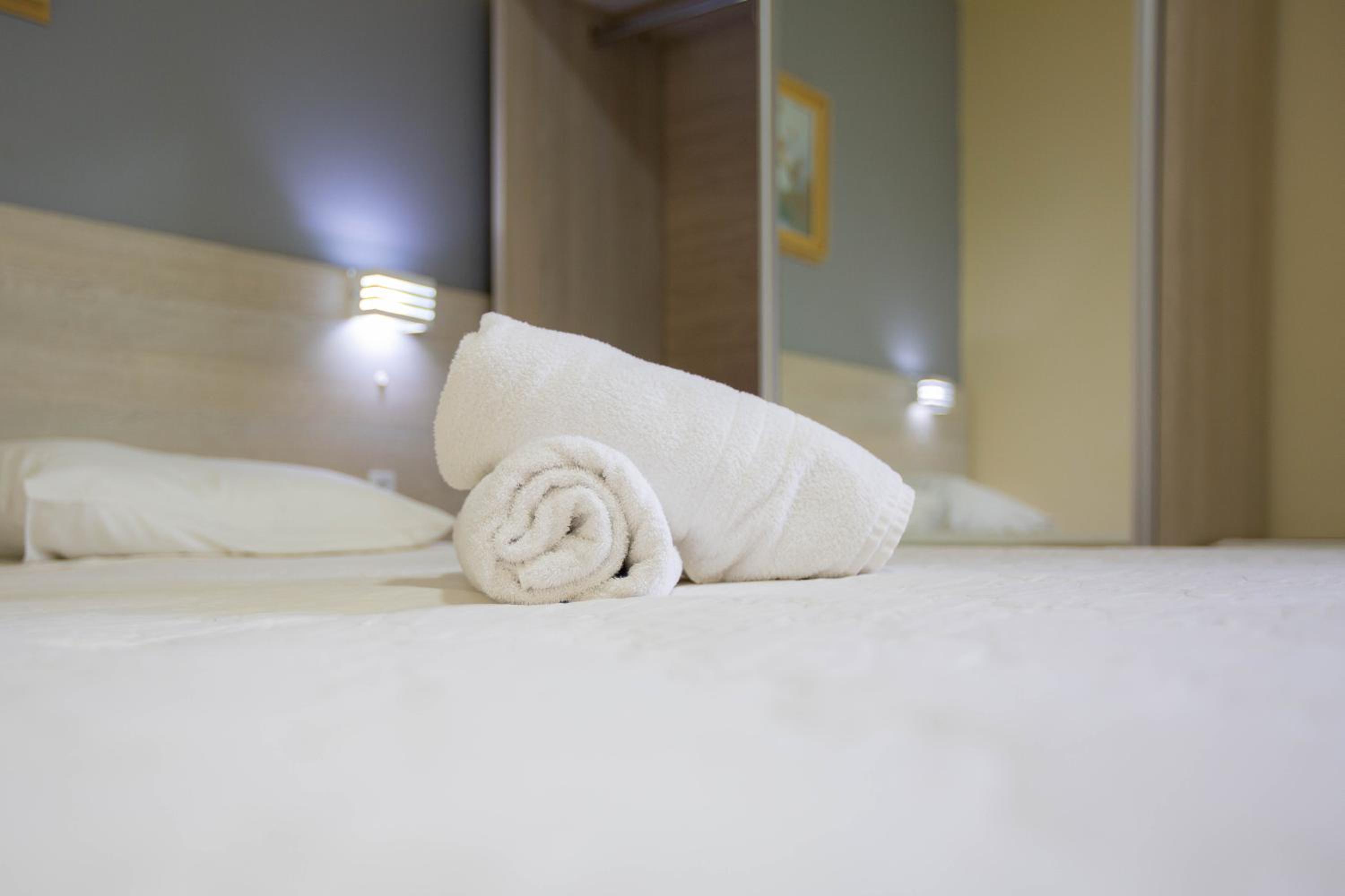 Deluxe Double Room with Side Sea View