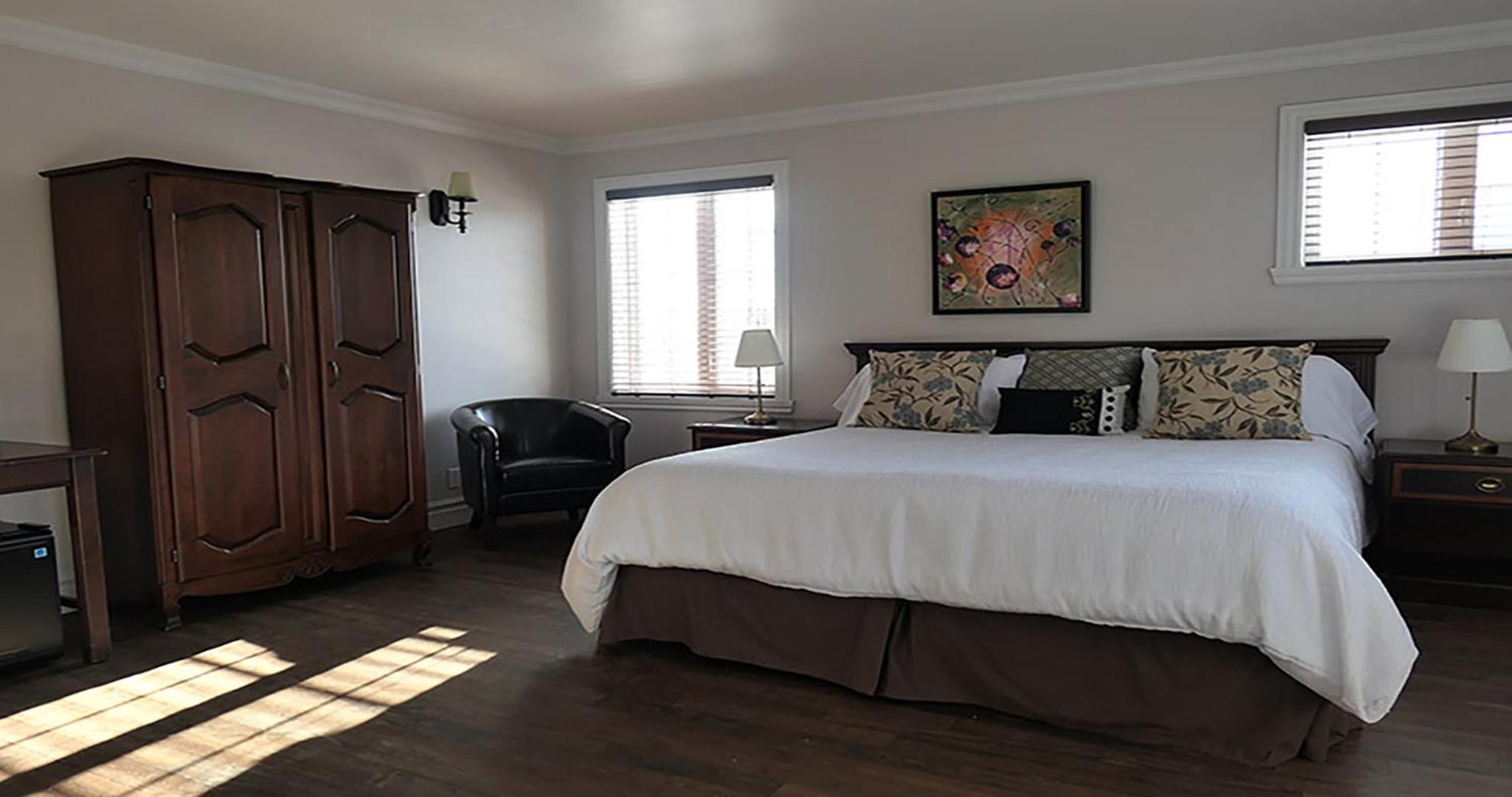 Deluxe Room (2 Adults + 1 Child) photo 3