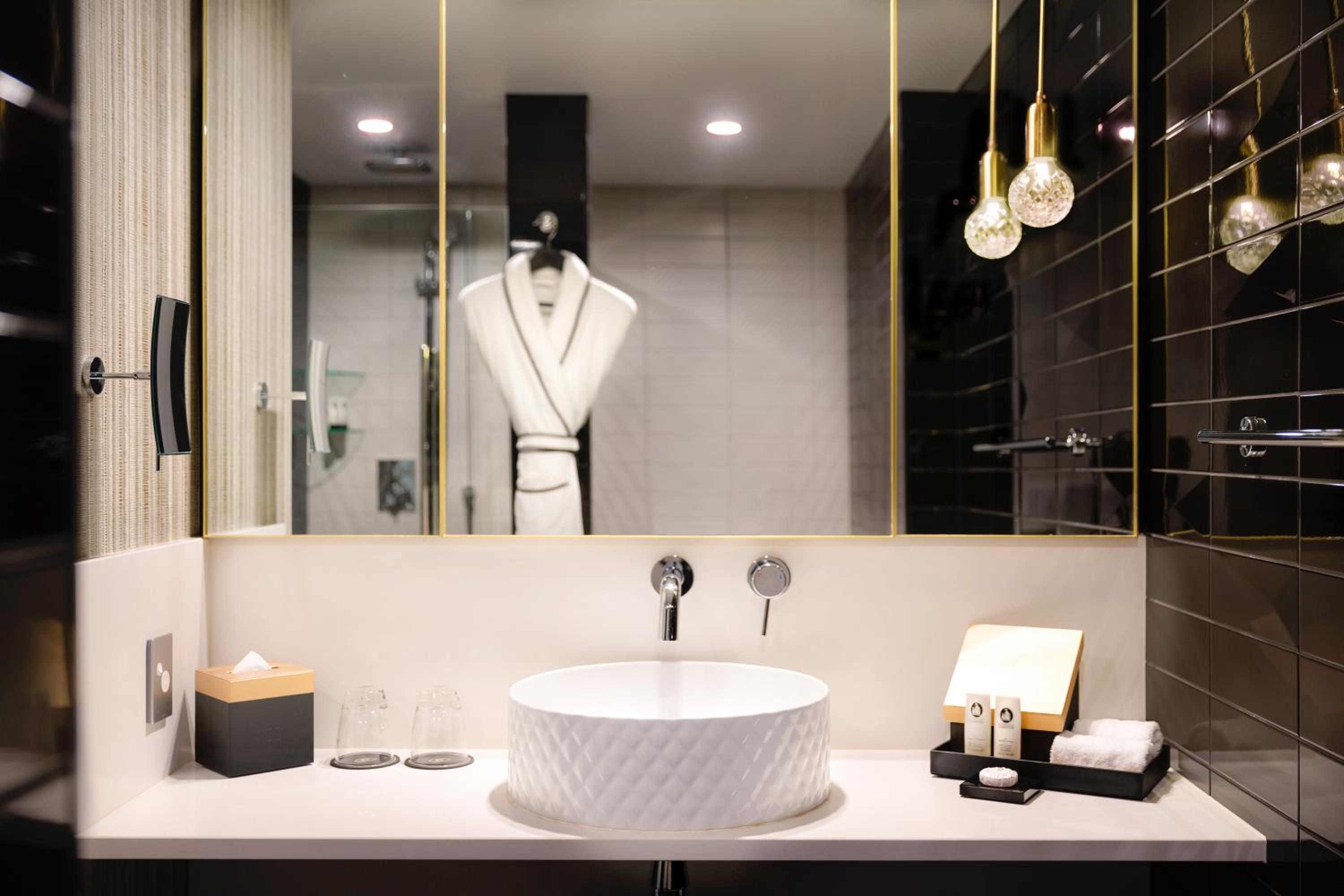 Junior King Suite With City View photo 3