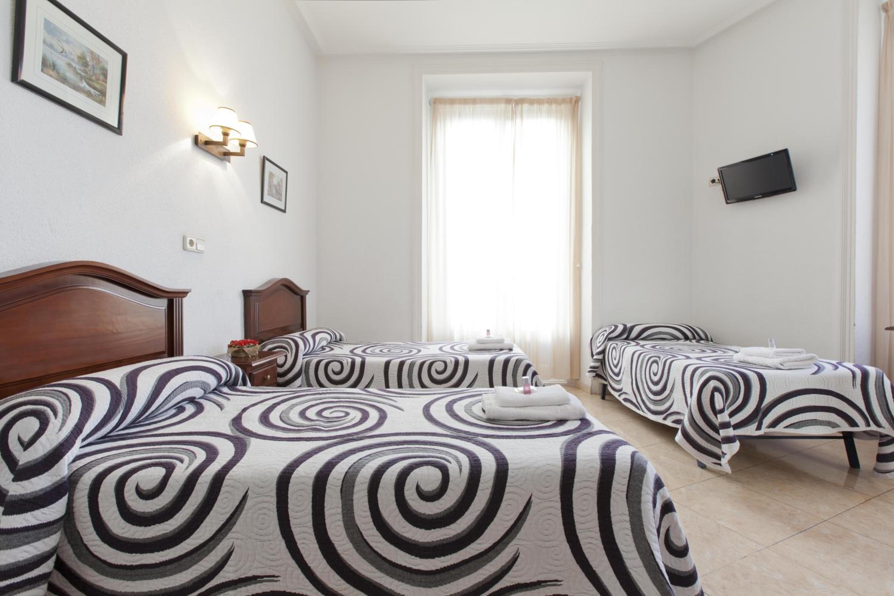 Triple Room - Photo 1