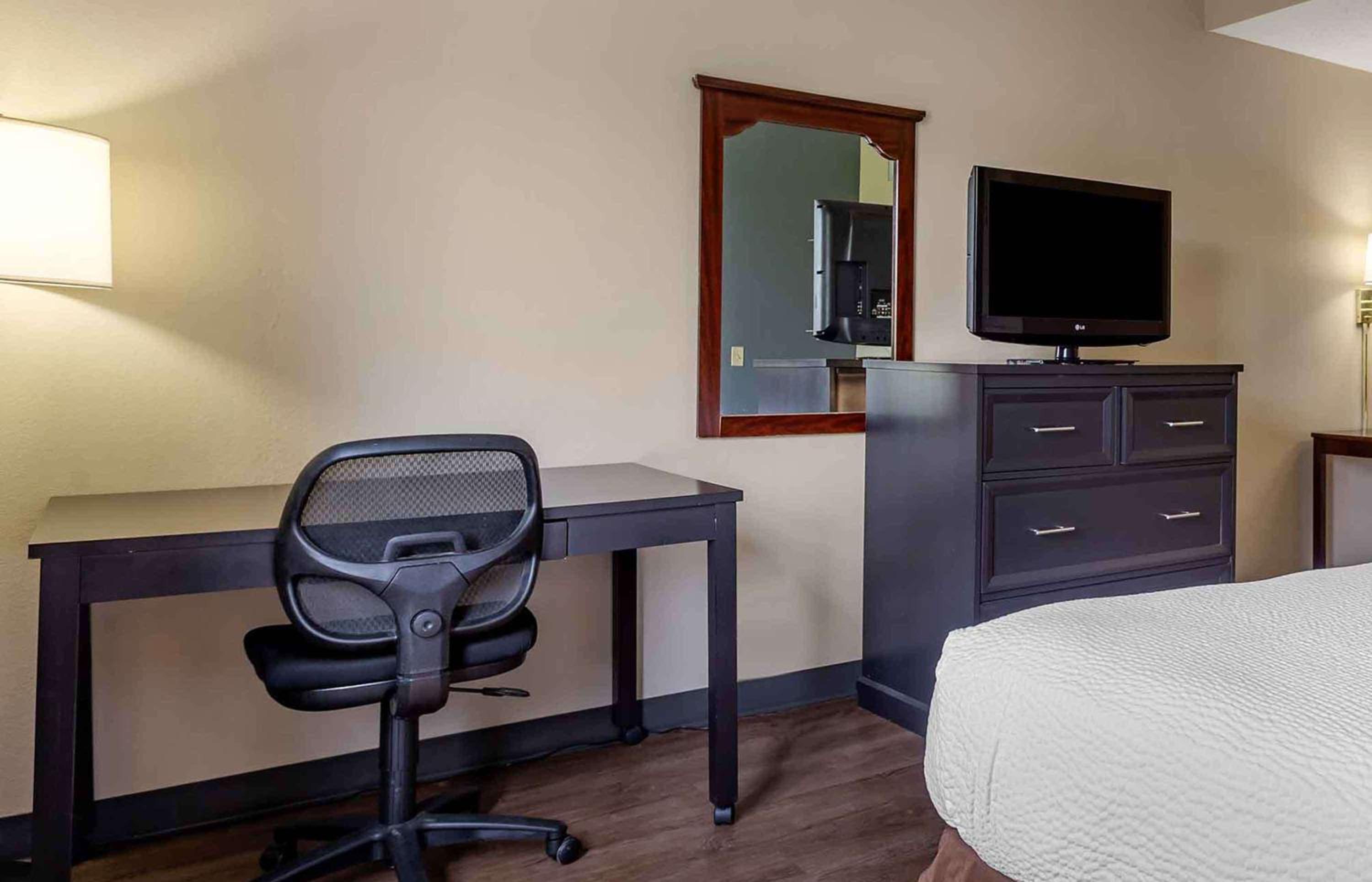 Queen Studio - Non-Smoking - Photo 2