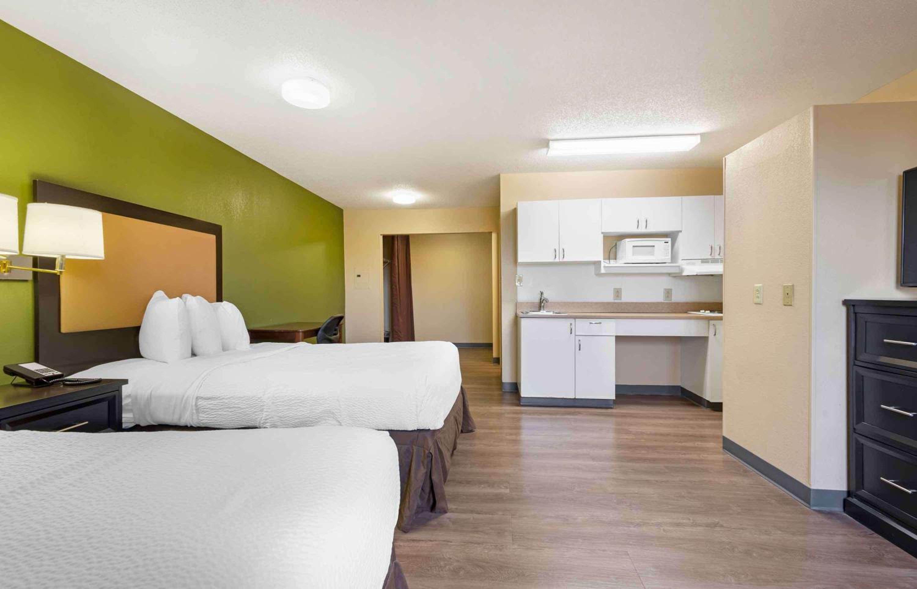 Studio with 2 Double Beds - Non-Smoking - Photo 1