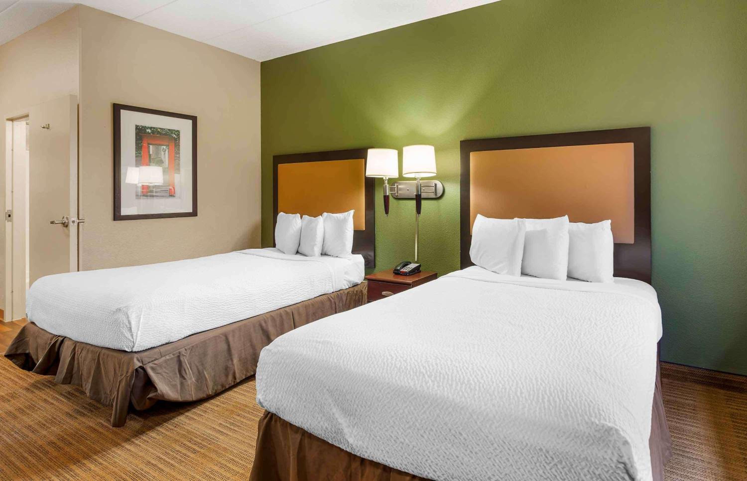 2 Full Beds | Non-Smoking, Kitchen - Photo 1