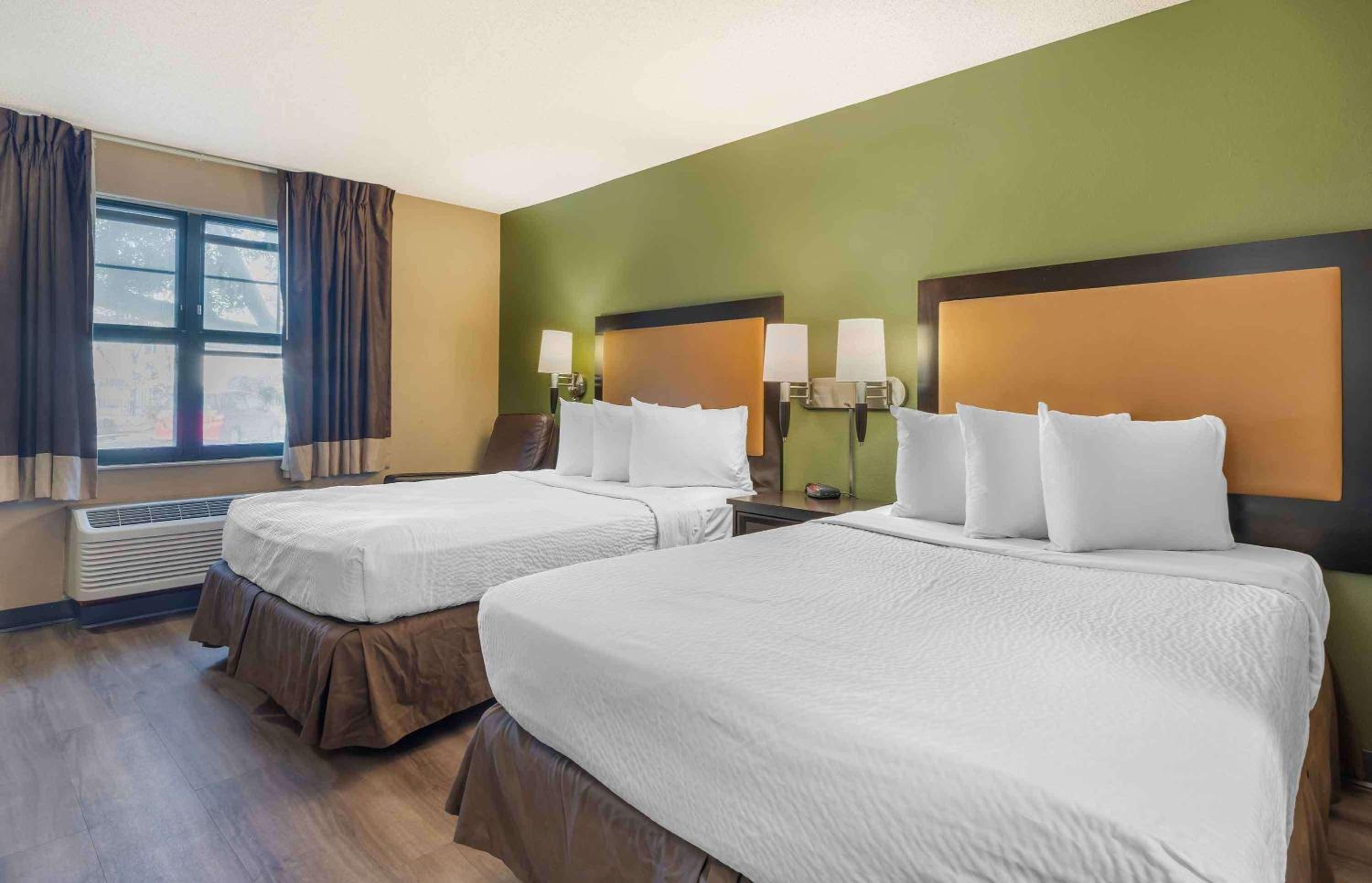 Studio With 2 Double Beds - Non-Smoking photo 1