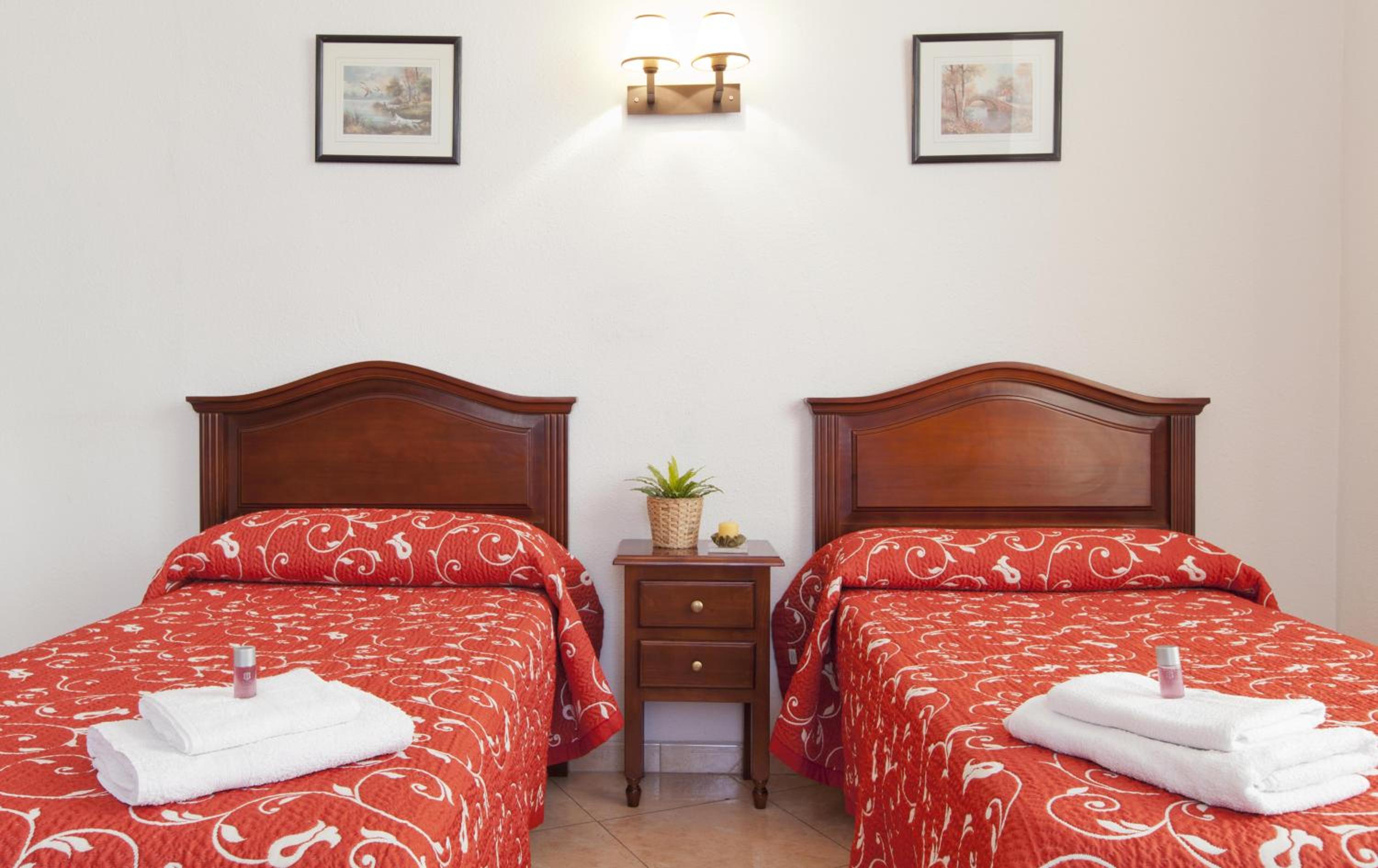 Double Room - Photo 11