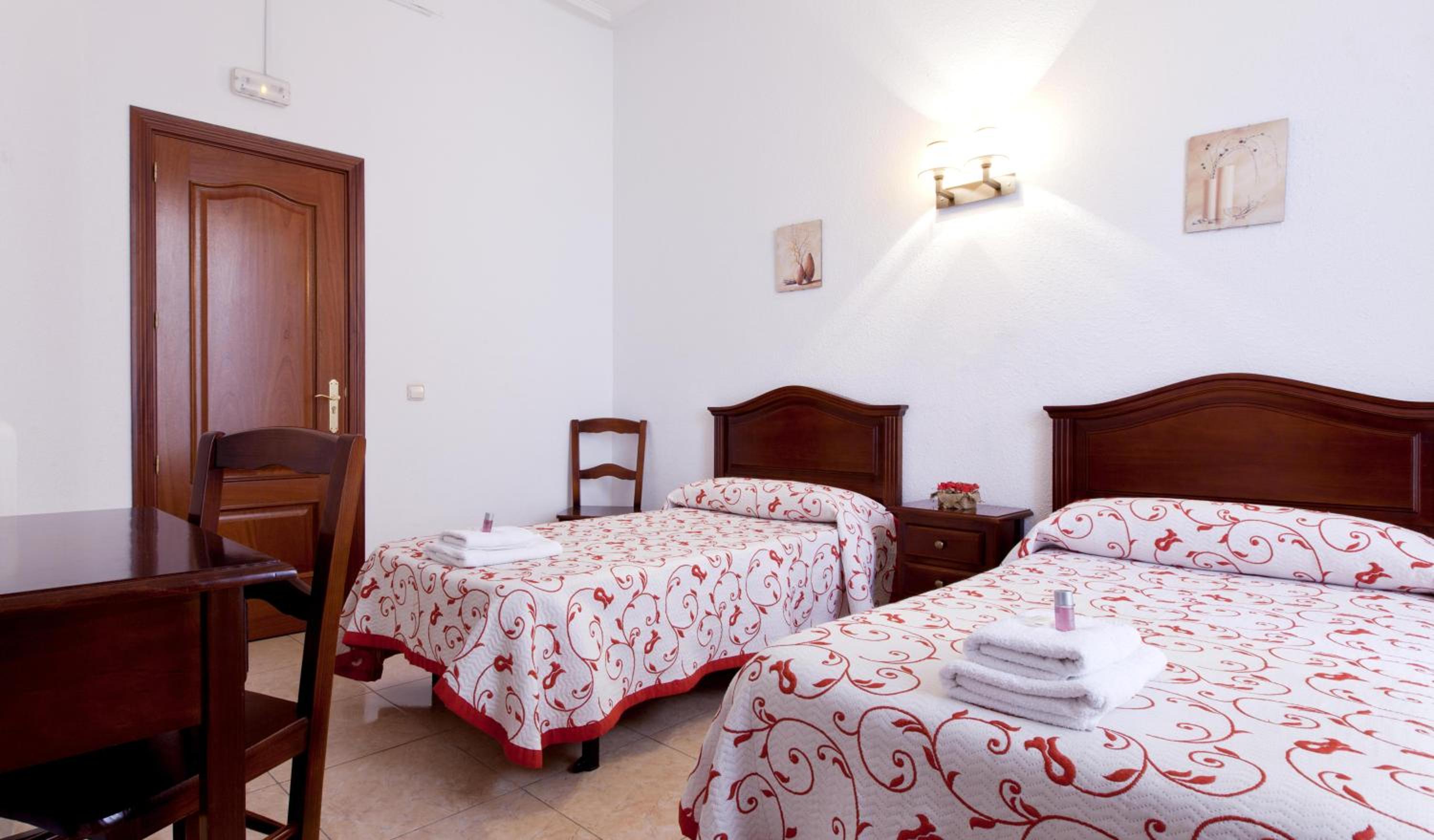 Double Room - Photo 14